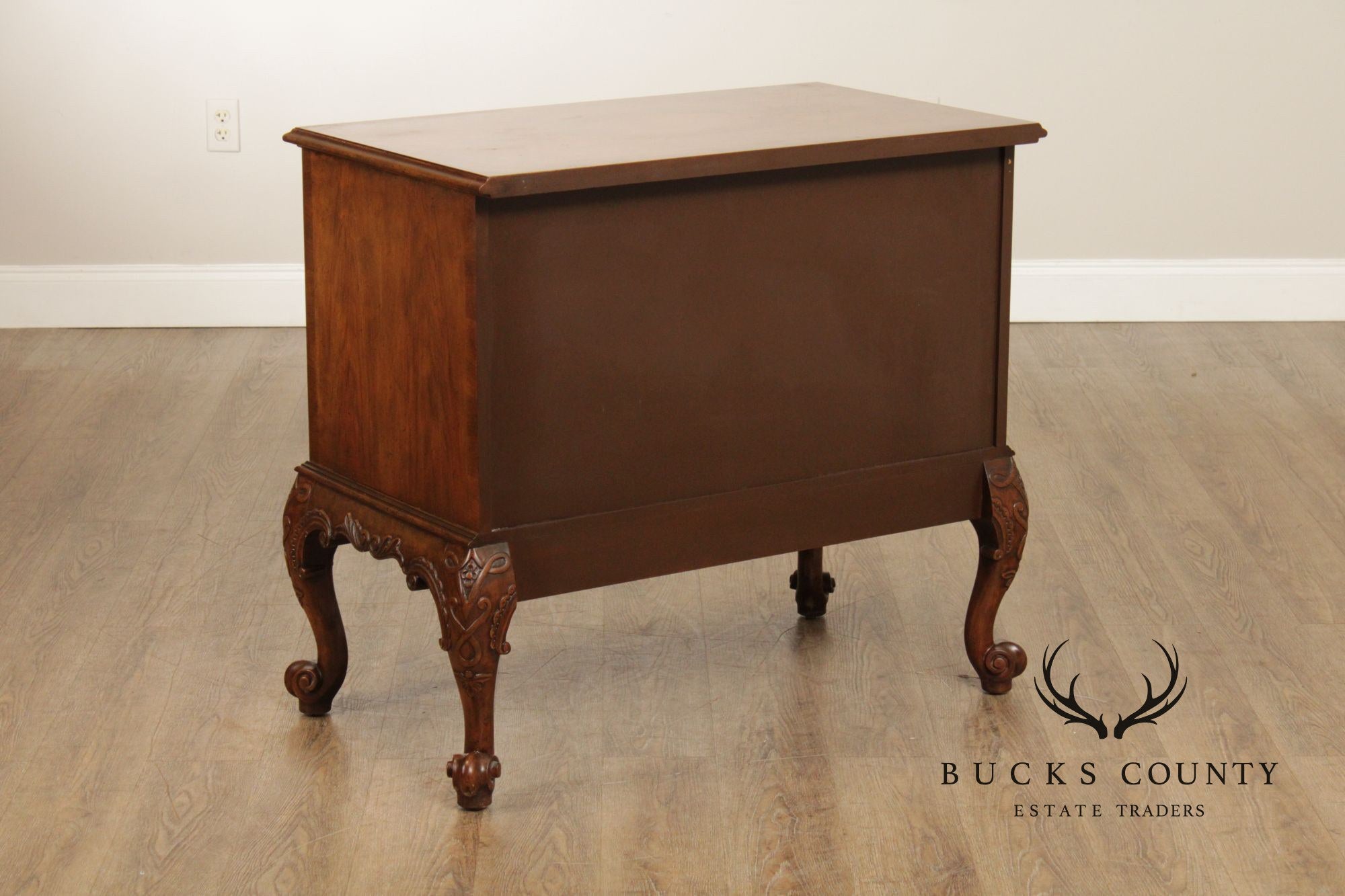 Baker Stately Homes Georgian Style Walnut Chest Of Drawers