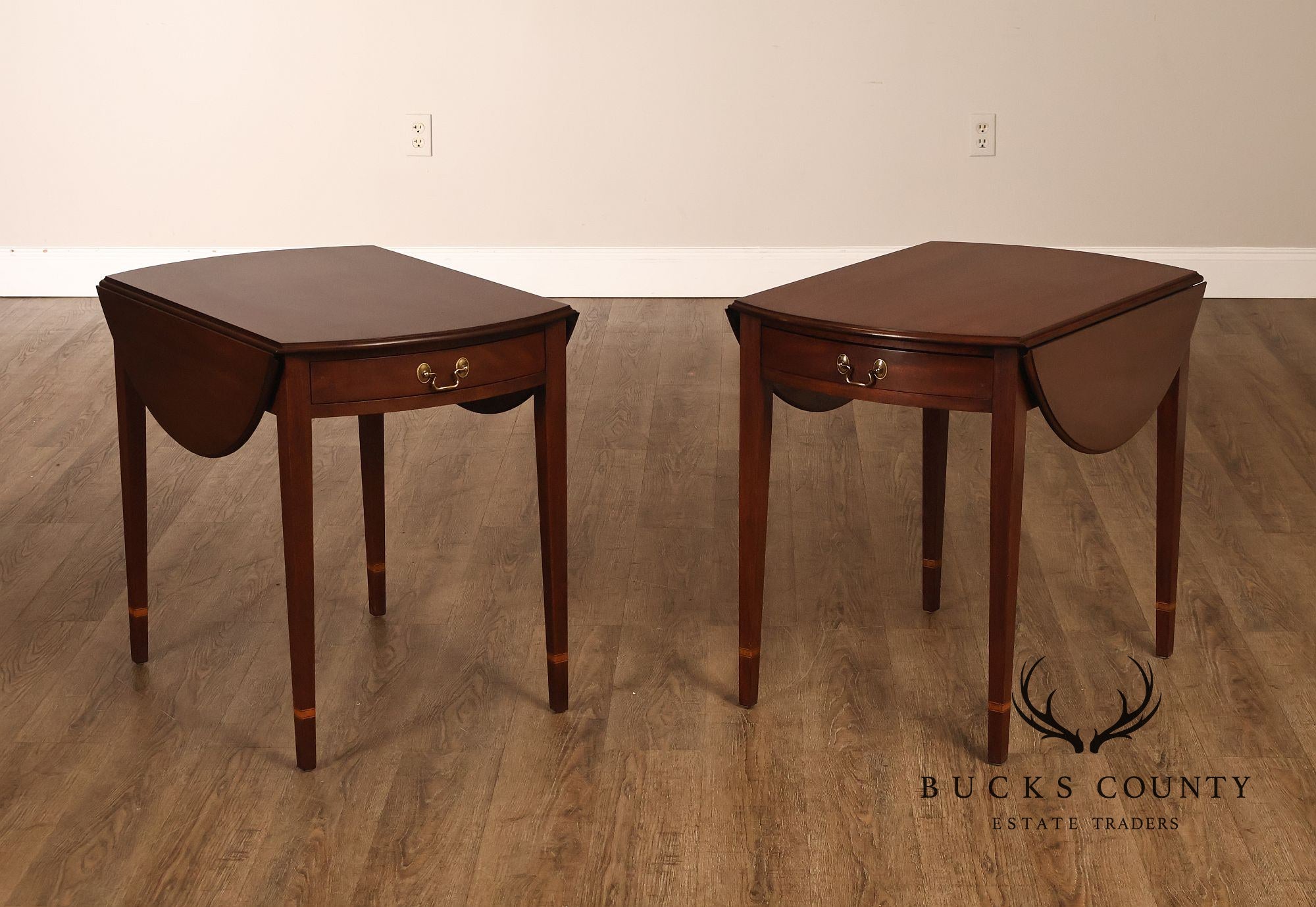 Henkel-Harris Hepplewhite Style Pair Of Mahogany Pembroke Drop Leaf Side Tables