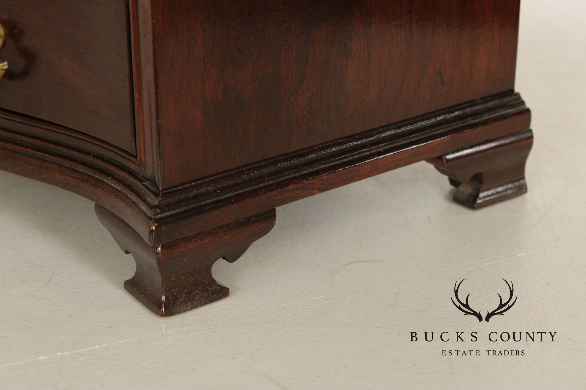 Ethan Allen Georgian Court Cherry Dresser Top Shaving Mirror