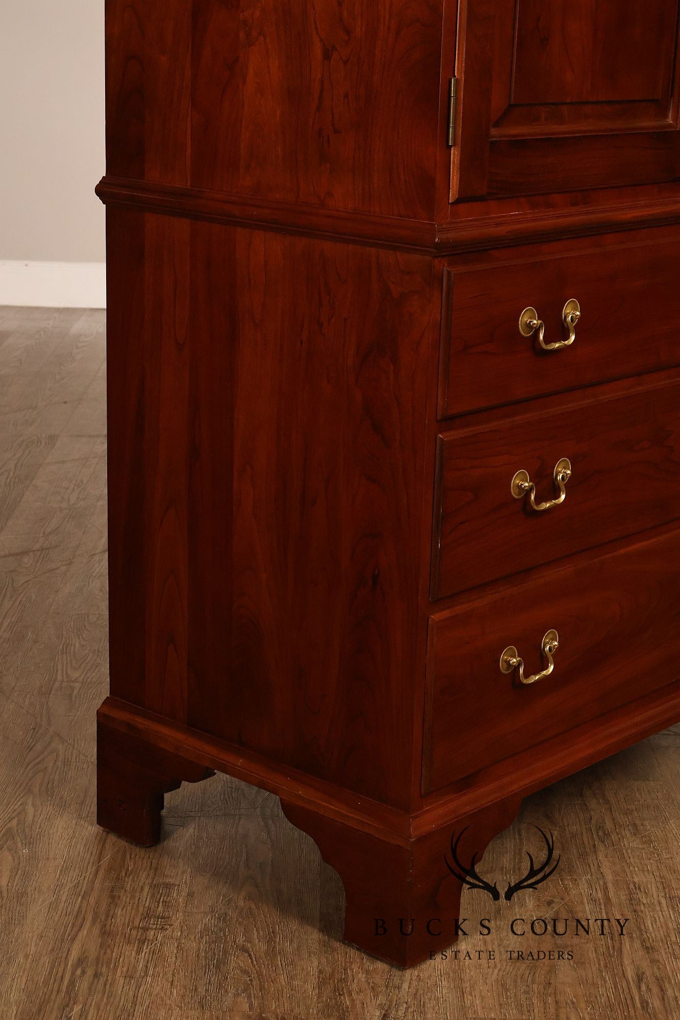 Stickley Traditional Chippendale Style Storage Press