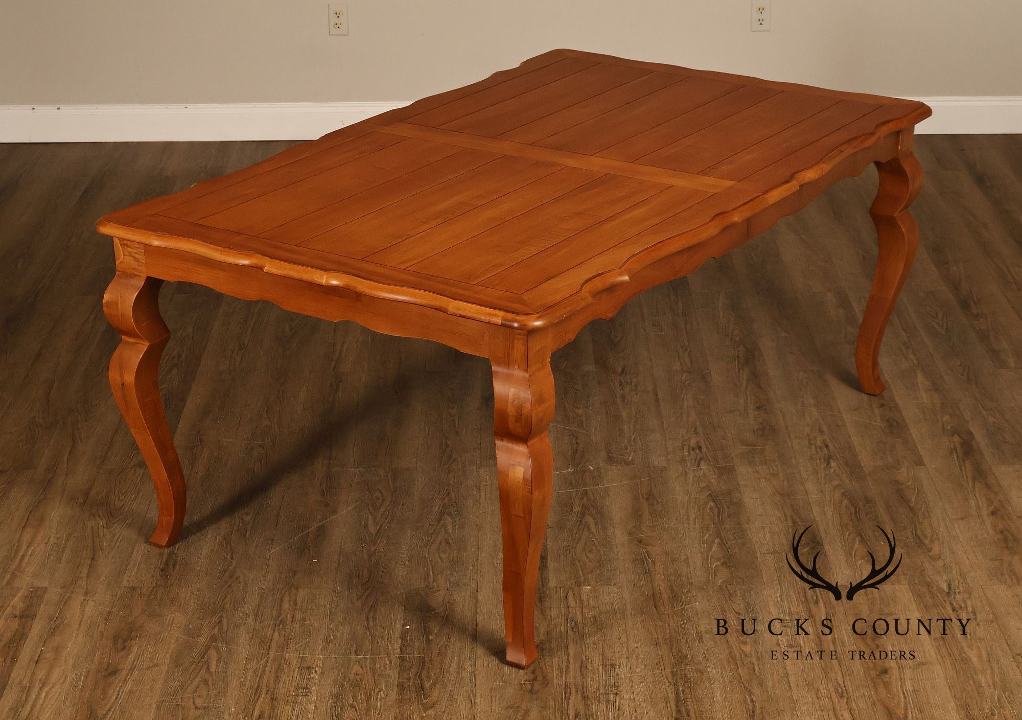 Ethan Allen 'Legacy' French Country Style Expandable Dining Table