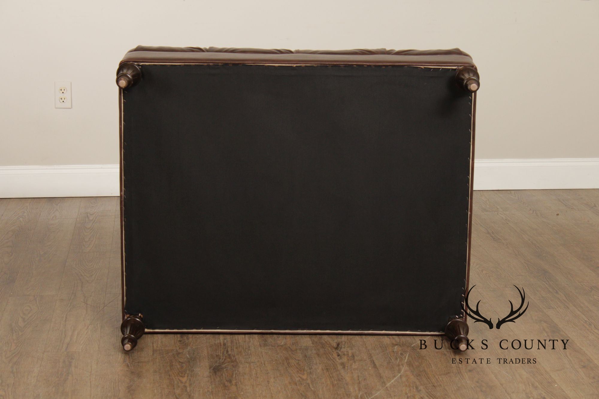 English Traditional Style Tufted Ottoman