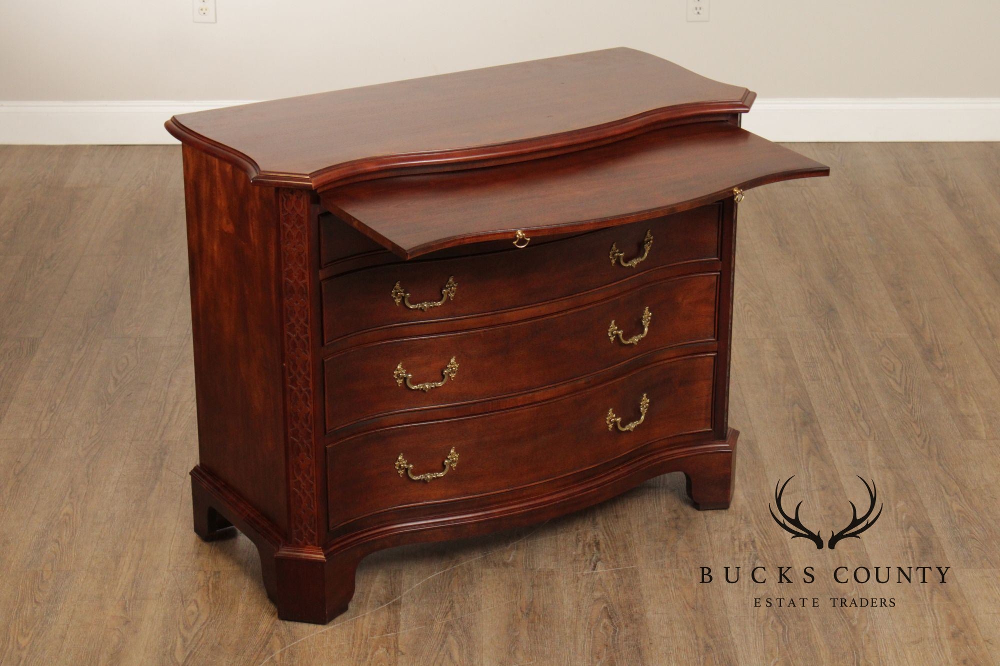 Century Furniture Georgian Style Mahogany Bachelor's Chest