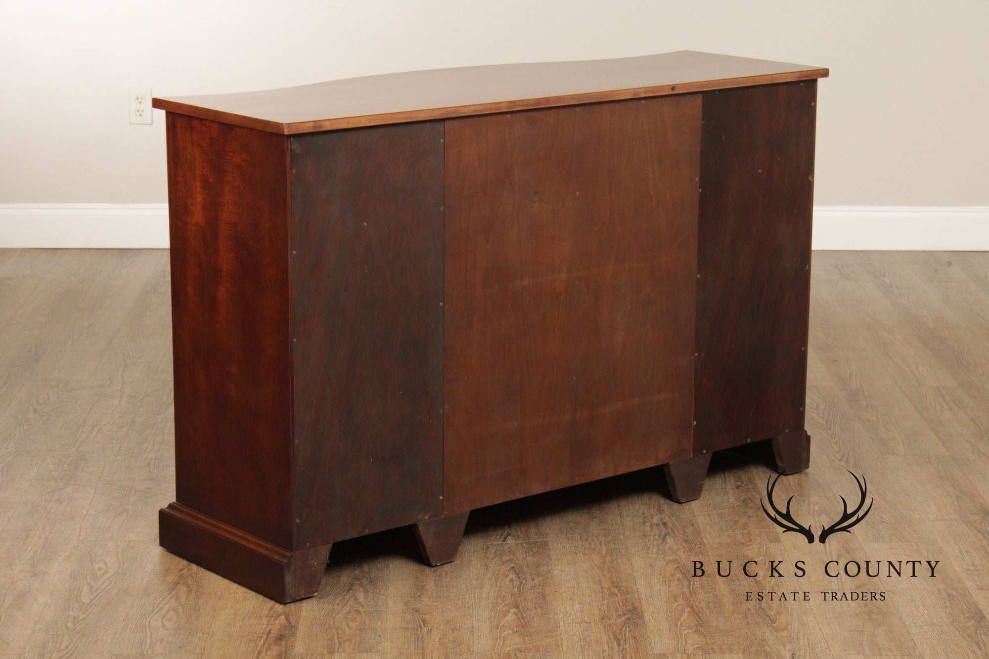 Old Colony Furniture Mahogany Serpentine Buffet Sideboard