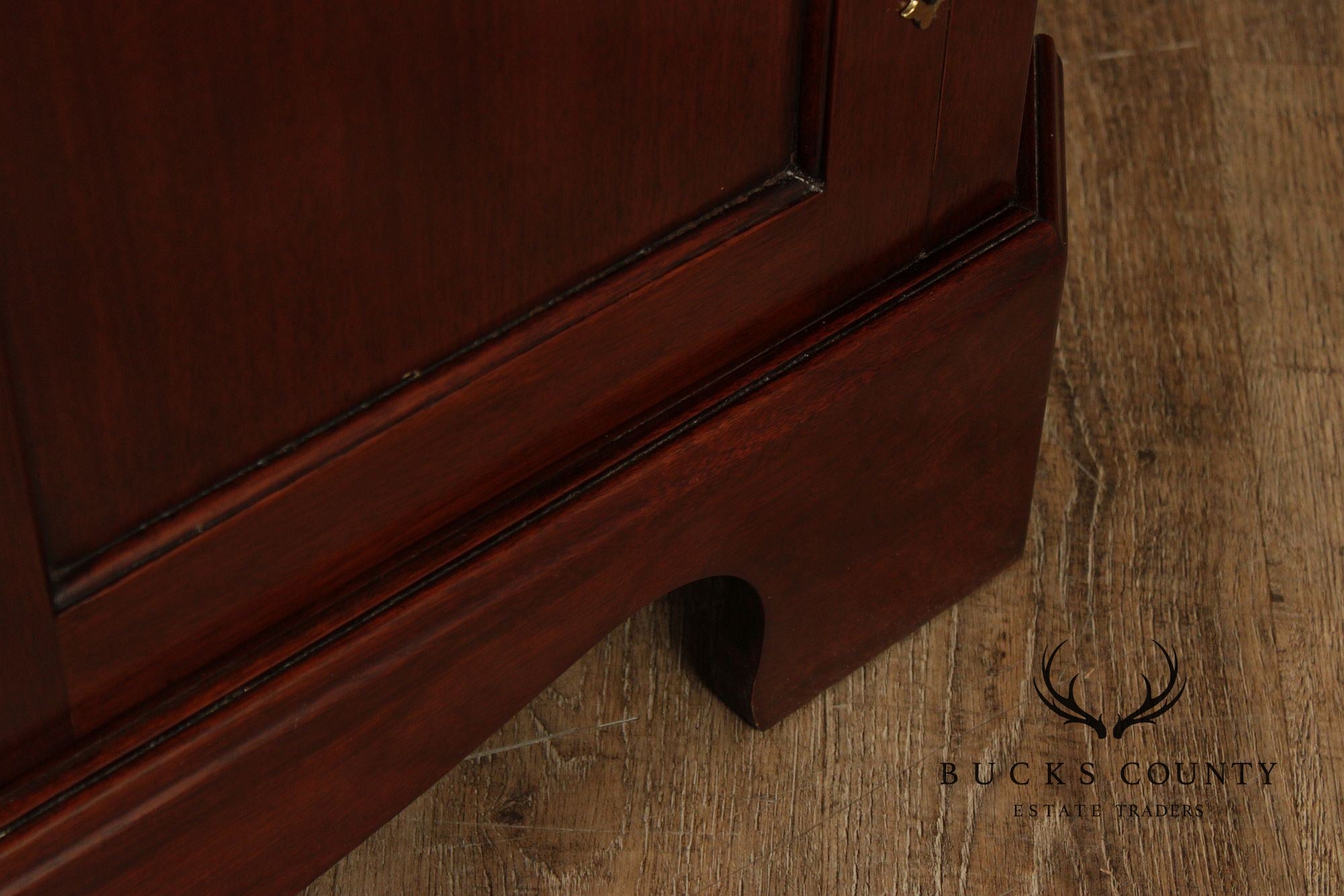 Craftique Chippendale Style Mahogany Corner Cabinet