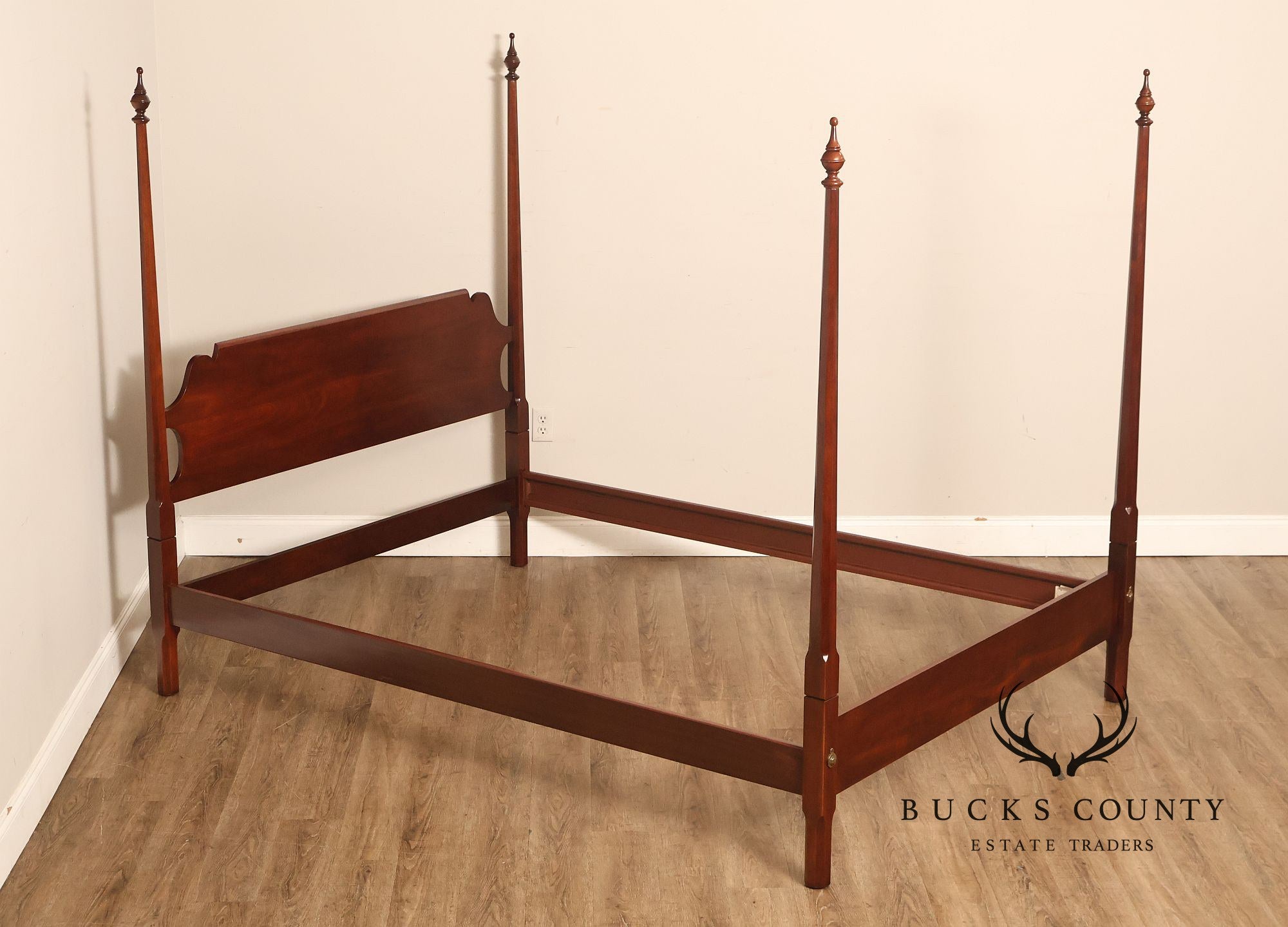 Statton Cherry Queen Size Poster Bed