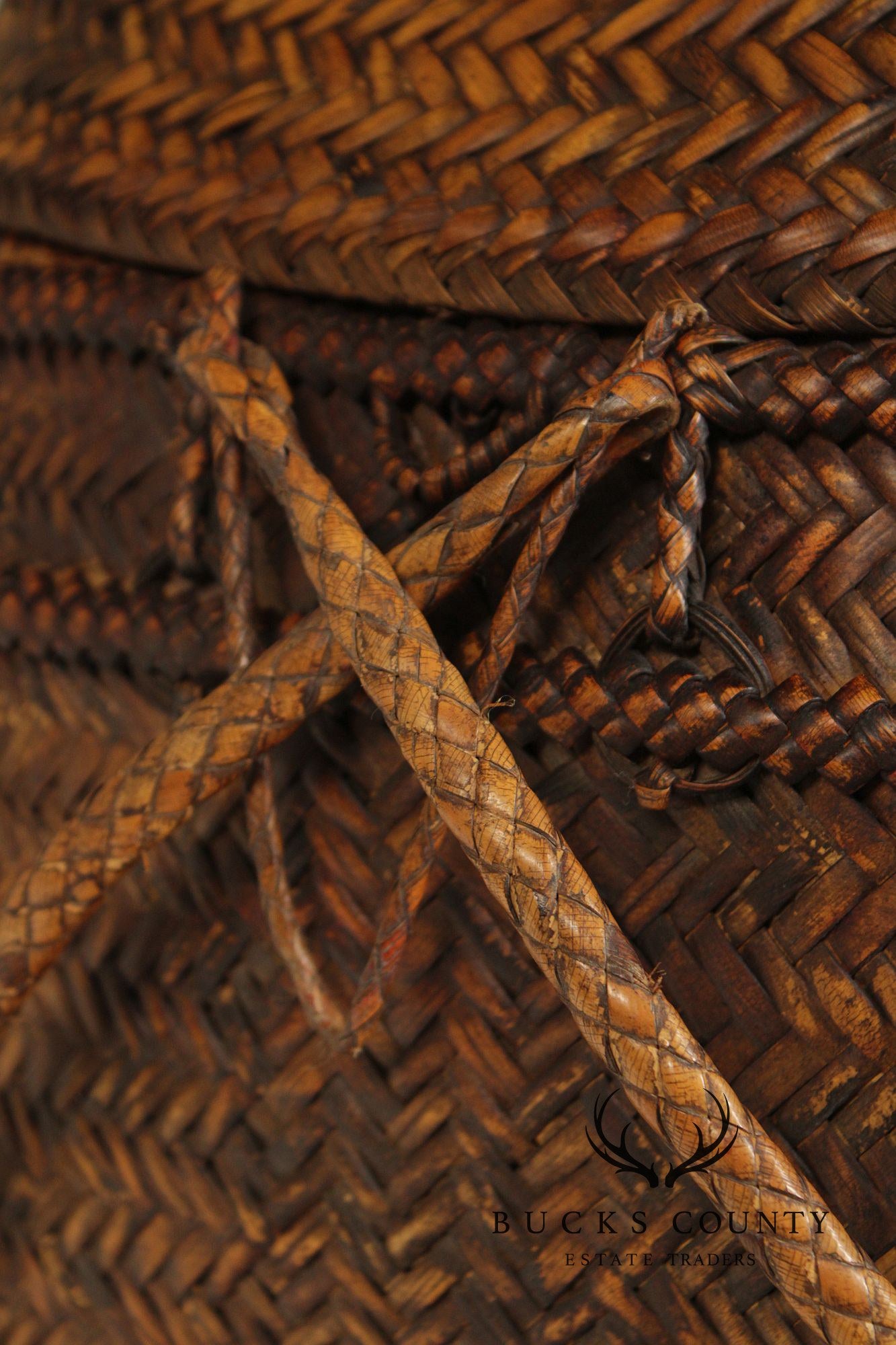 Asian Vintage Woven Wicker Basket Table Lamp