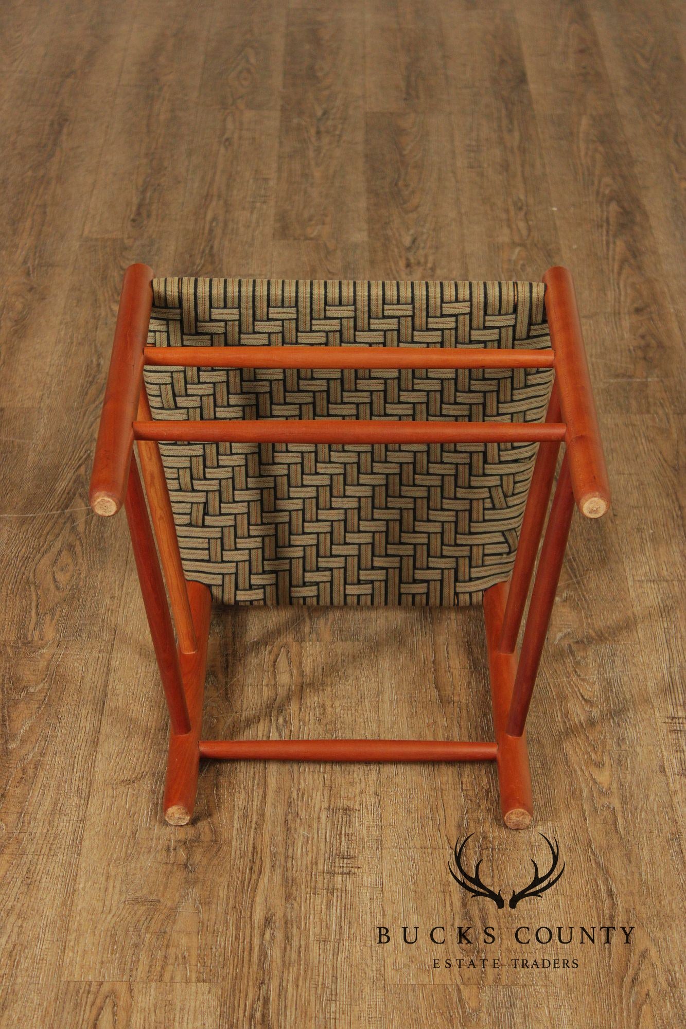 Ian Ingersoll Shaker Style Set of Eight Cherry Dining Chairs