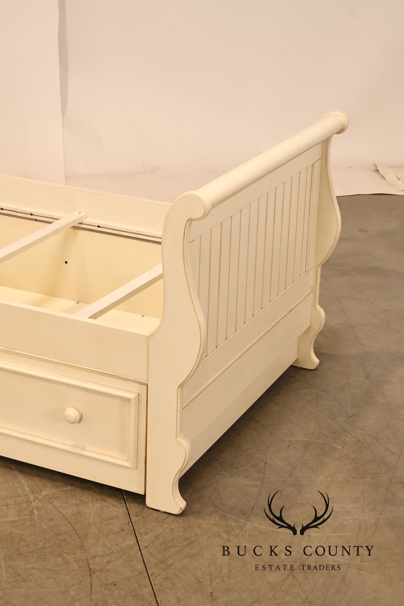Ethan Allen Painted Beadboard Trundle Daybed