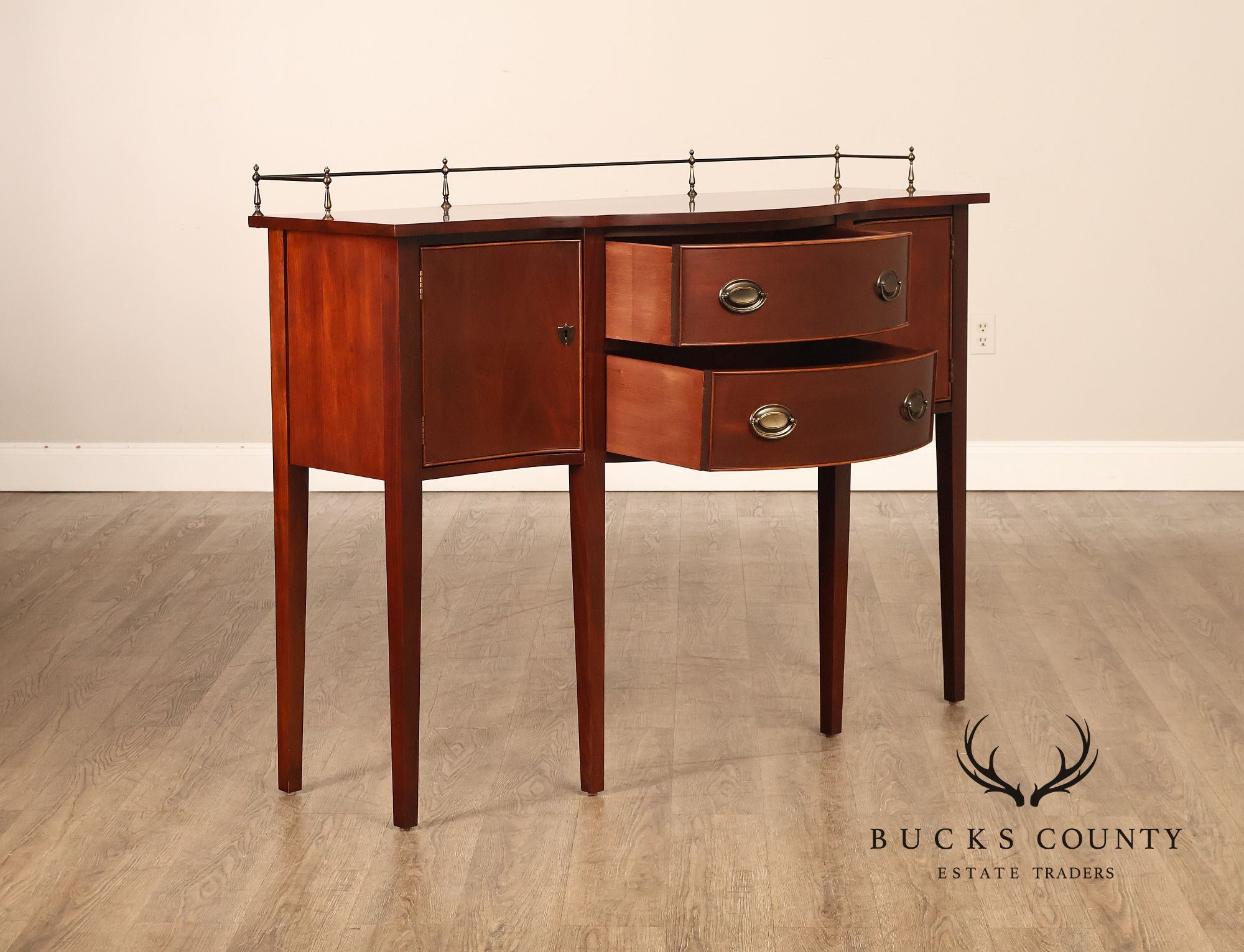 Hitchcock Furniture Hepplewhite Style Mahogany Sideboard