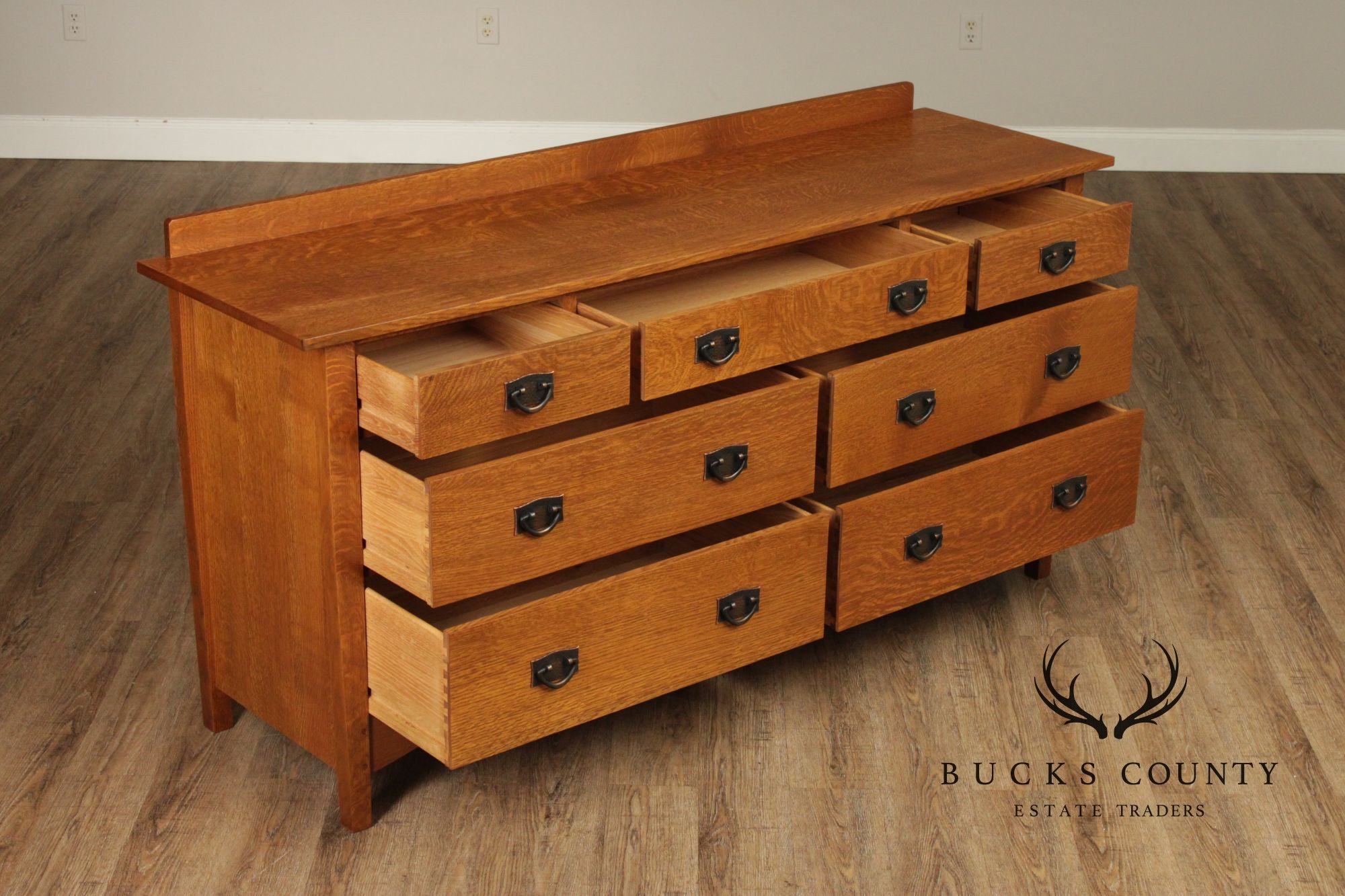 Stickley Mission Collection Harvey Ellis Oak Seven Drawer Dresser