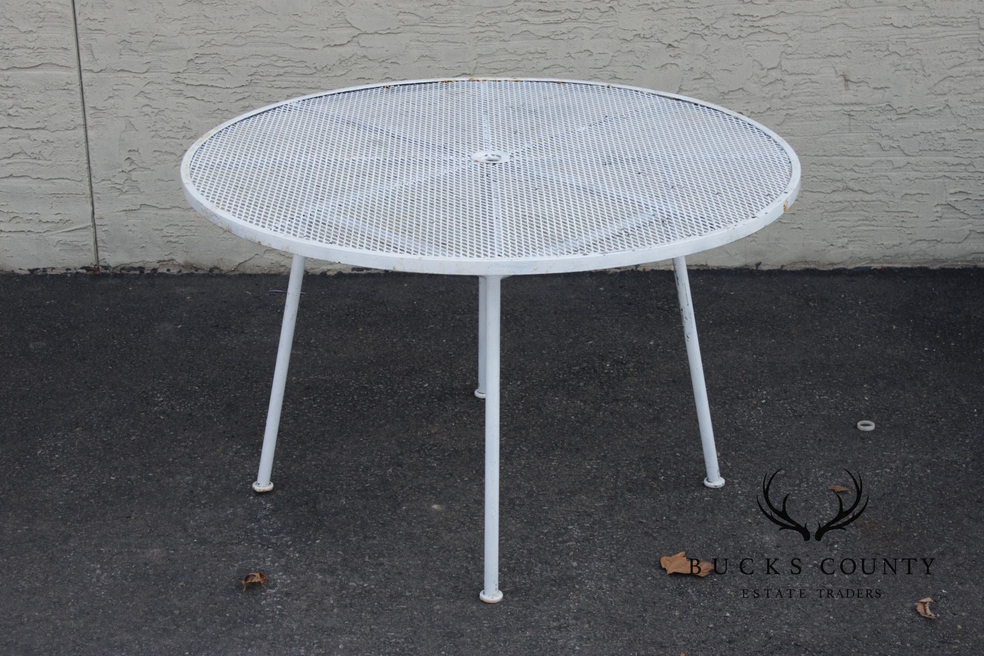 Russell Woodard Mid Century Modern 'Sculptura' Round Dining Table