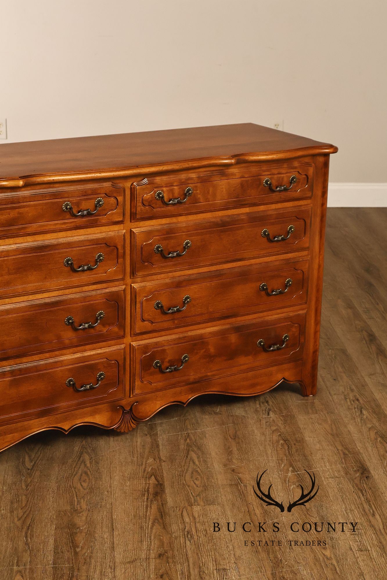 Ethan Allen Country French Maple And Birchwood Eight Drawer Dresser