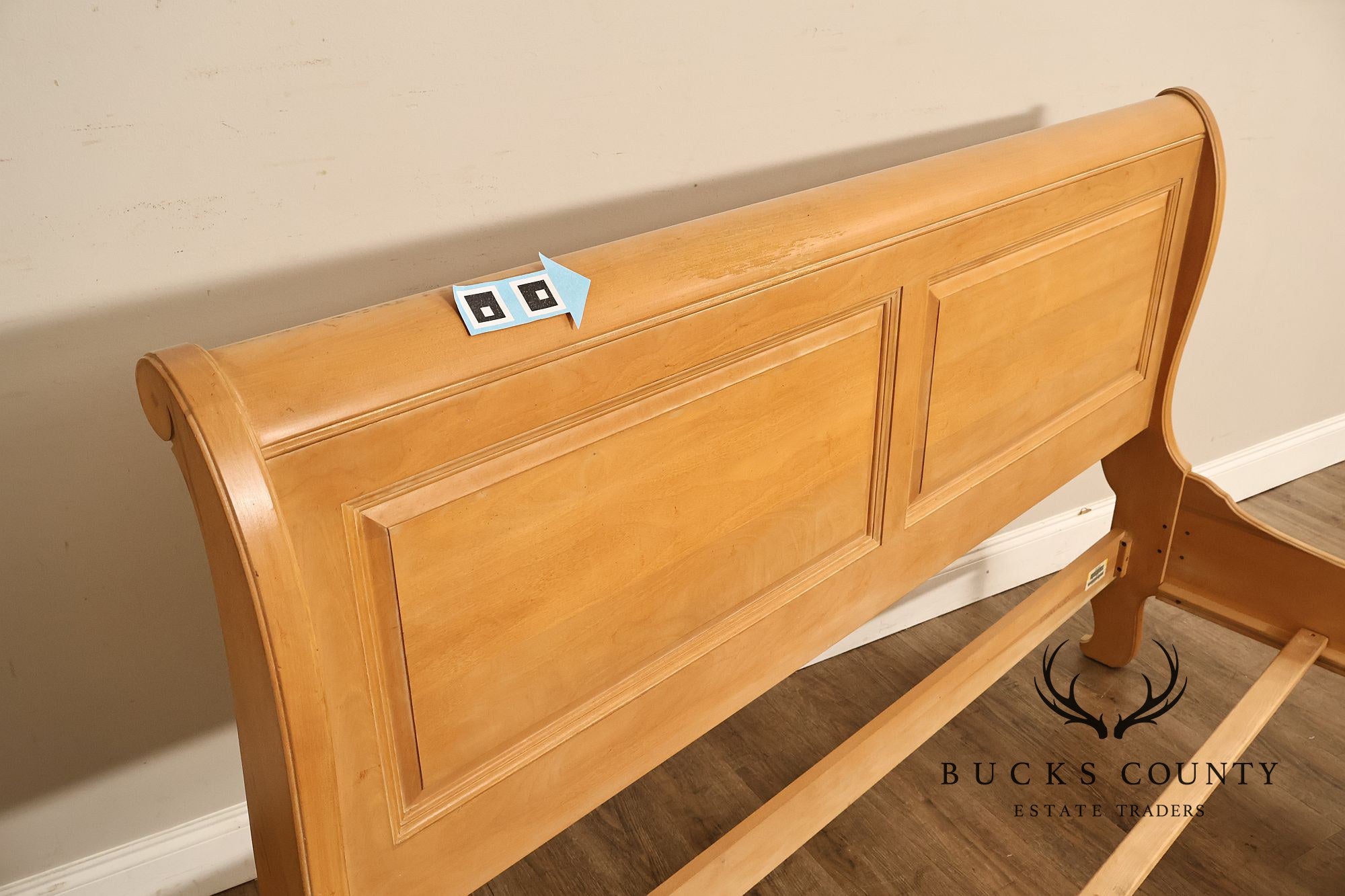 Ethan Allen 'Country French' Queen Sleigh Bed