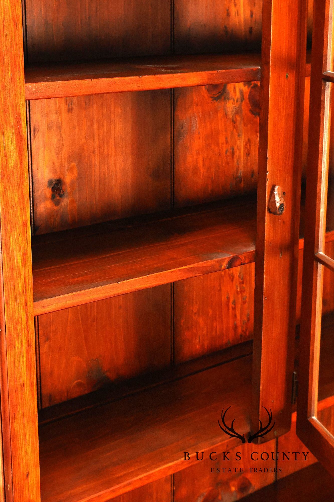 Vintage Farmhouse Style Distress Painted Pine Sideboard with Hutch Top