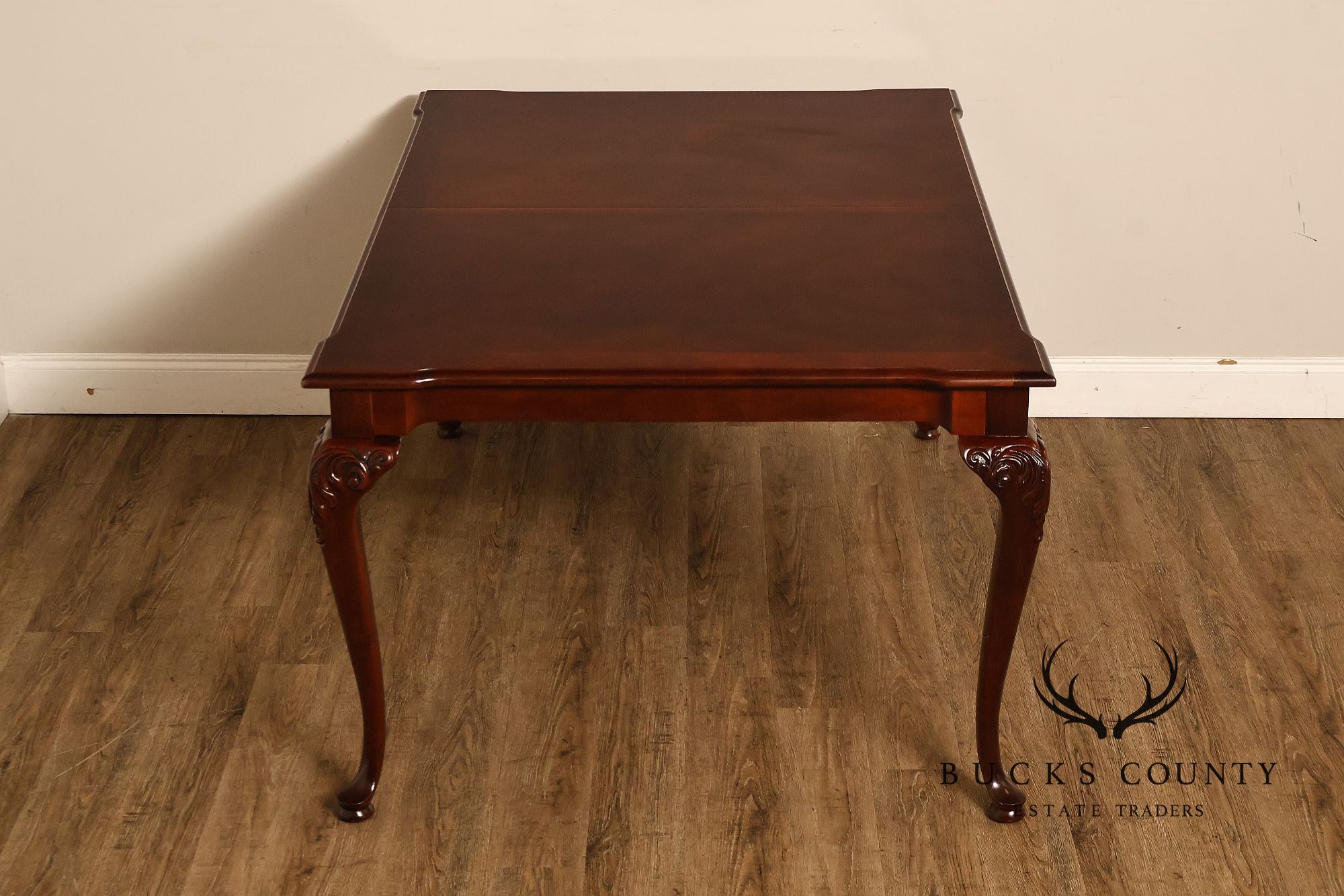 Thomasville Queen Anne Style Cherry Diamond Marquetry Extension Dining Table