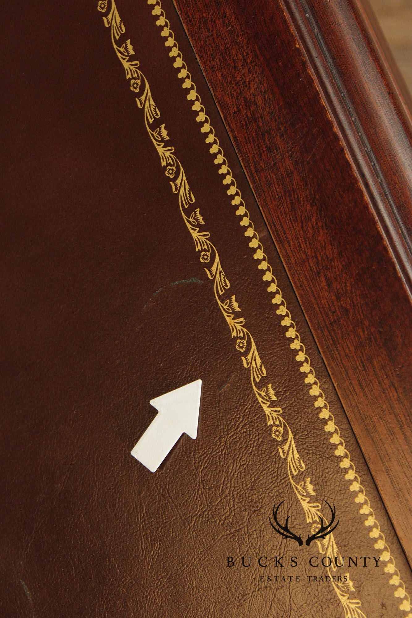 Hekman Chippendale Style Mahogany Leather Top Executive Desk