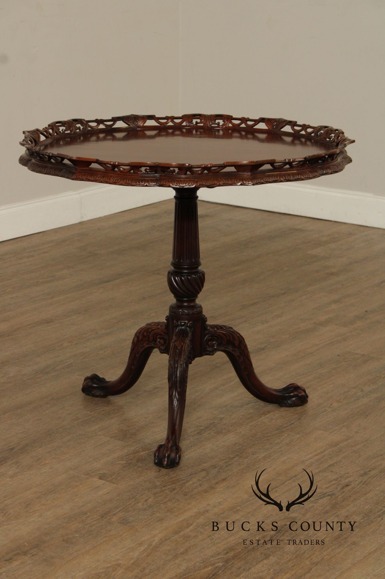 Schmieg and Kotzian Georgian Style Mahogany Pie Crust Table