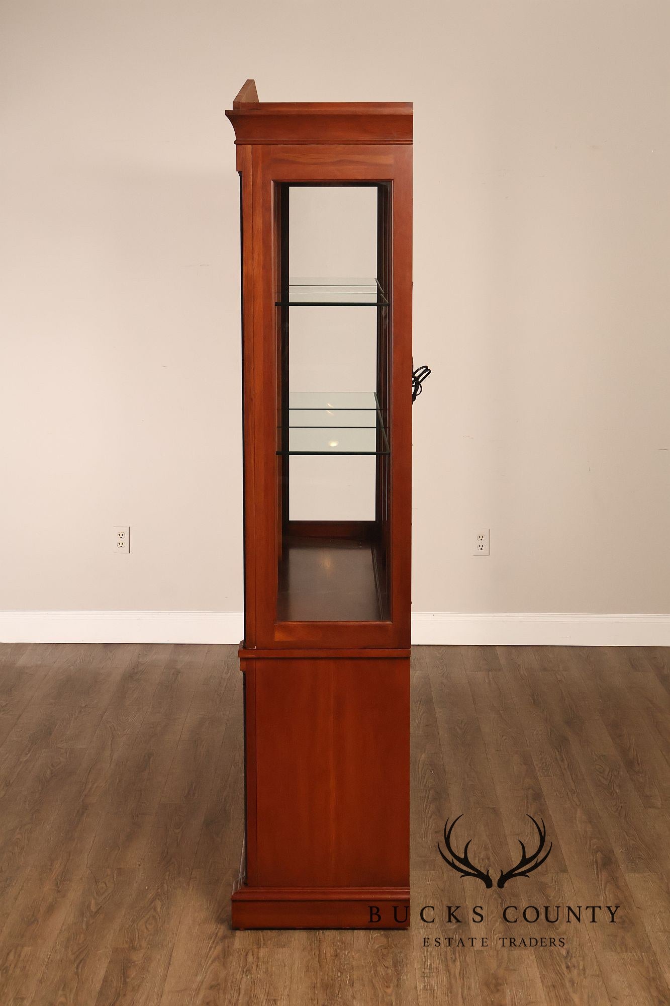 Ethan Allen Medallion Collection Cherry Lighted China Cabinet