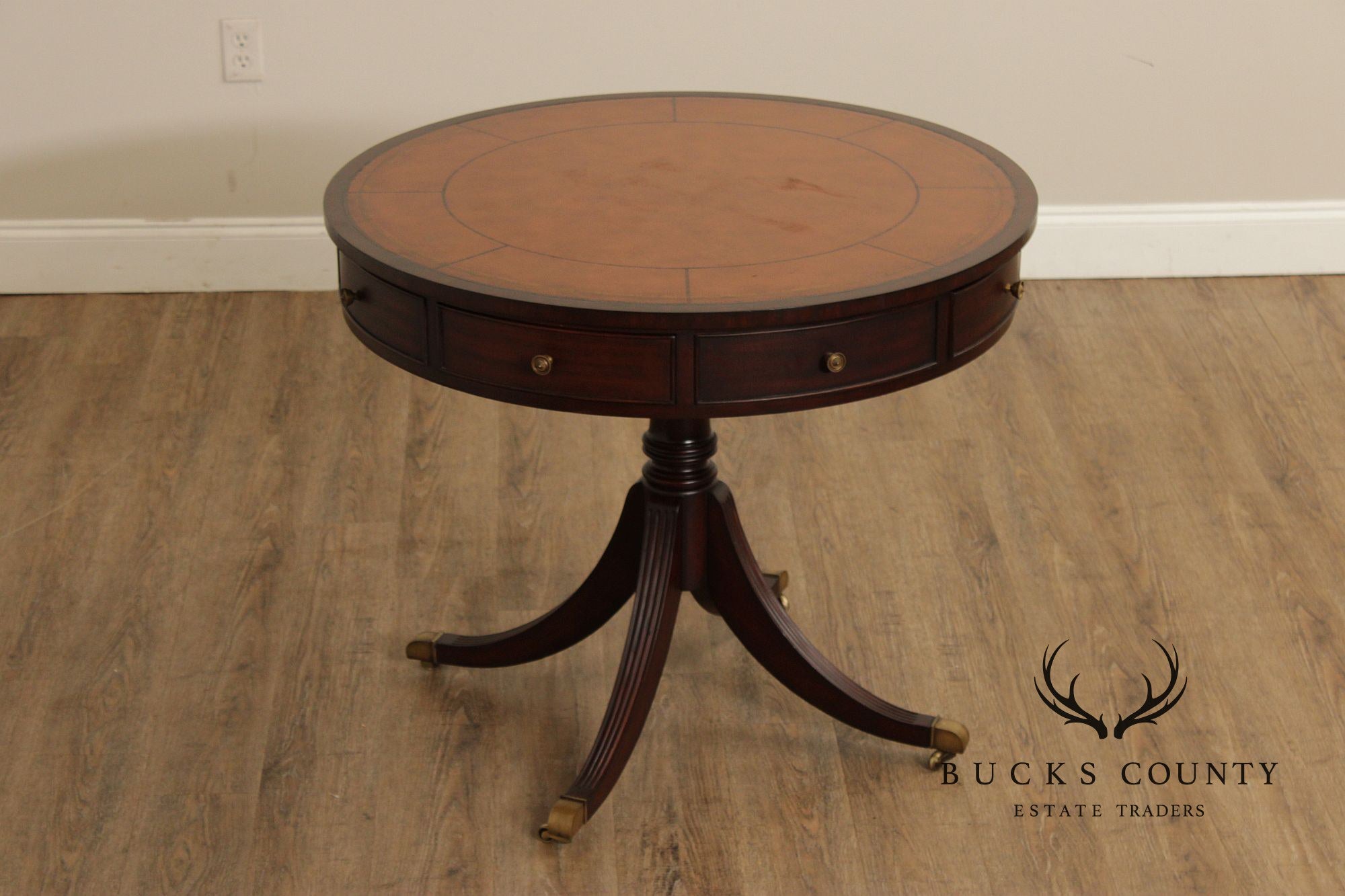 Ethan Allen Regency Style Round Leather Top Mahogany Rent Table