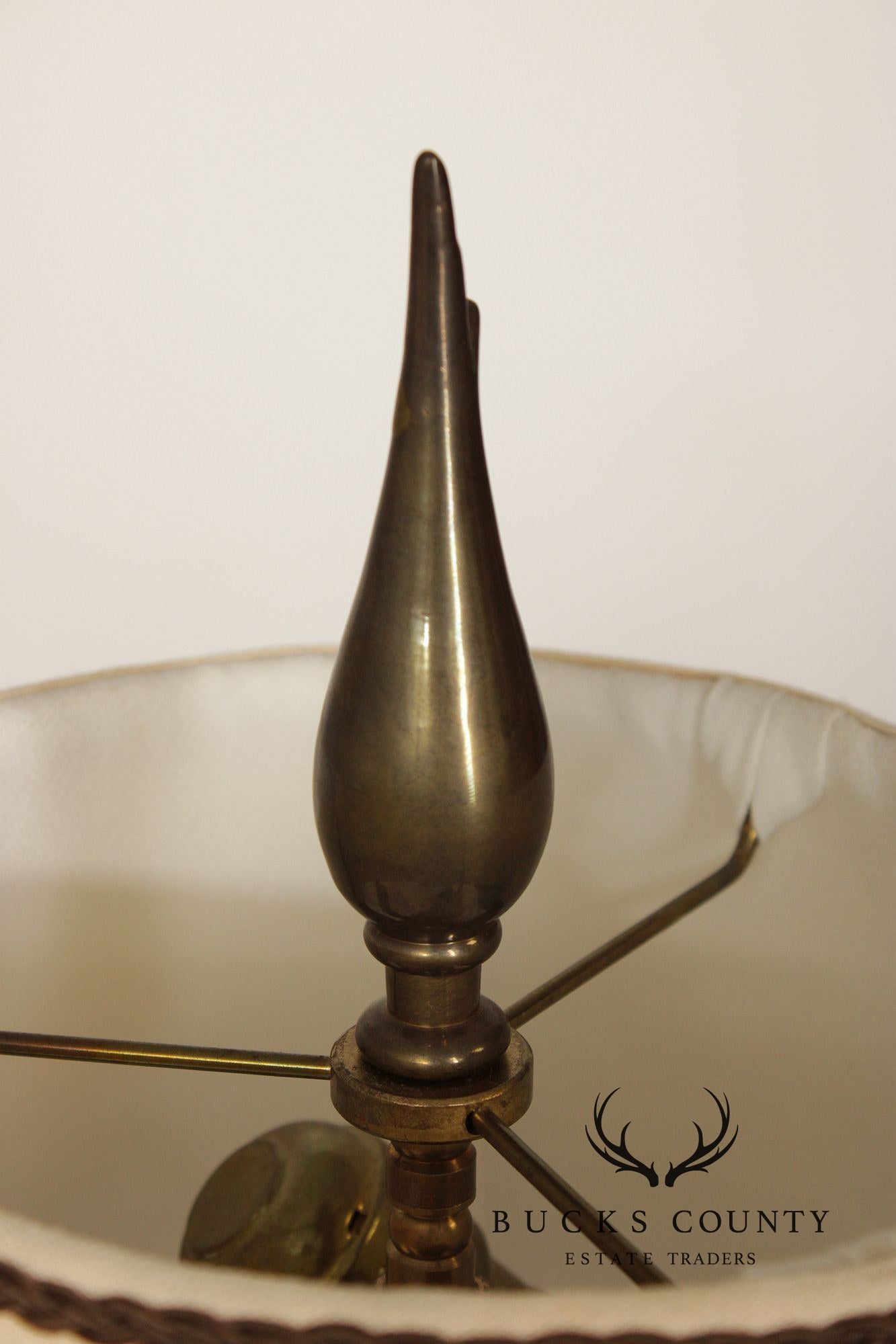 Vintage Chapman Brass Acanthus Leaf Table Lamp