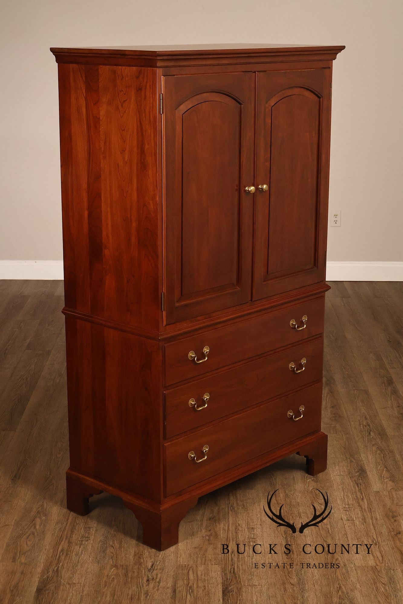 Stickley Traditional Chippendale Style Storage Press