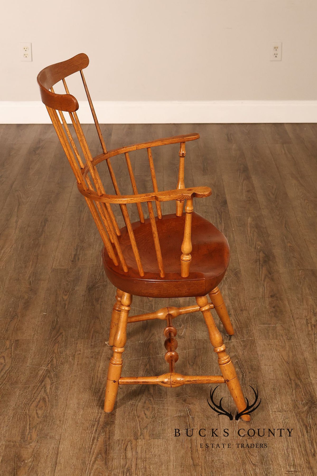 Duckloe Colonial Reproduction Set Of 5 Windsor Armchairs