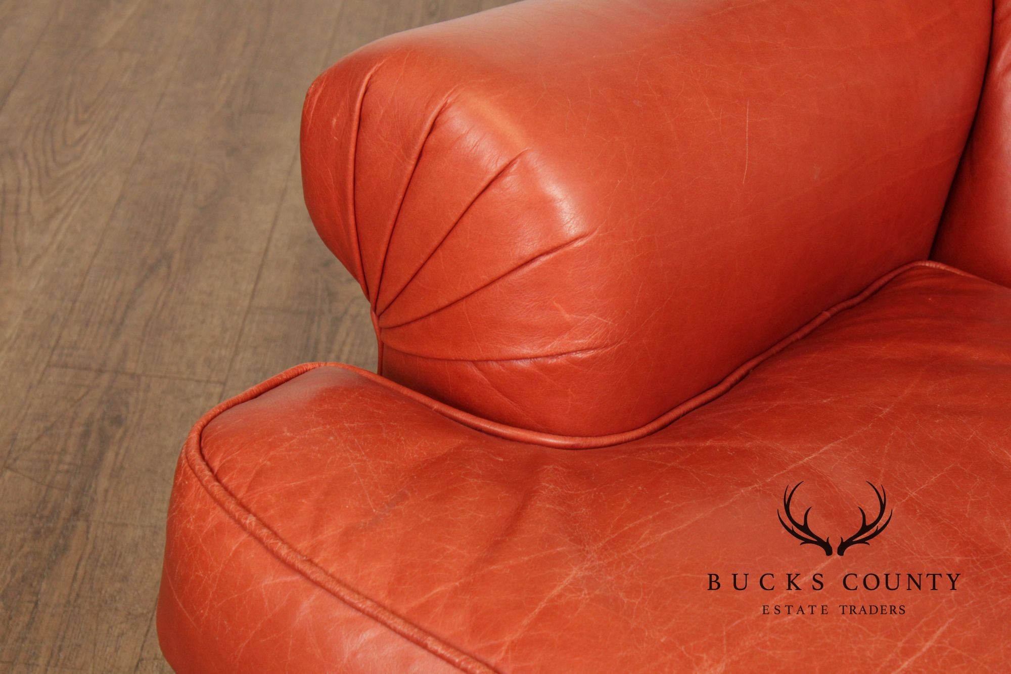 Dapha English Traditional Style Leather Chesterfield Armchair