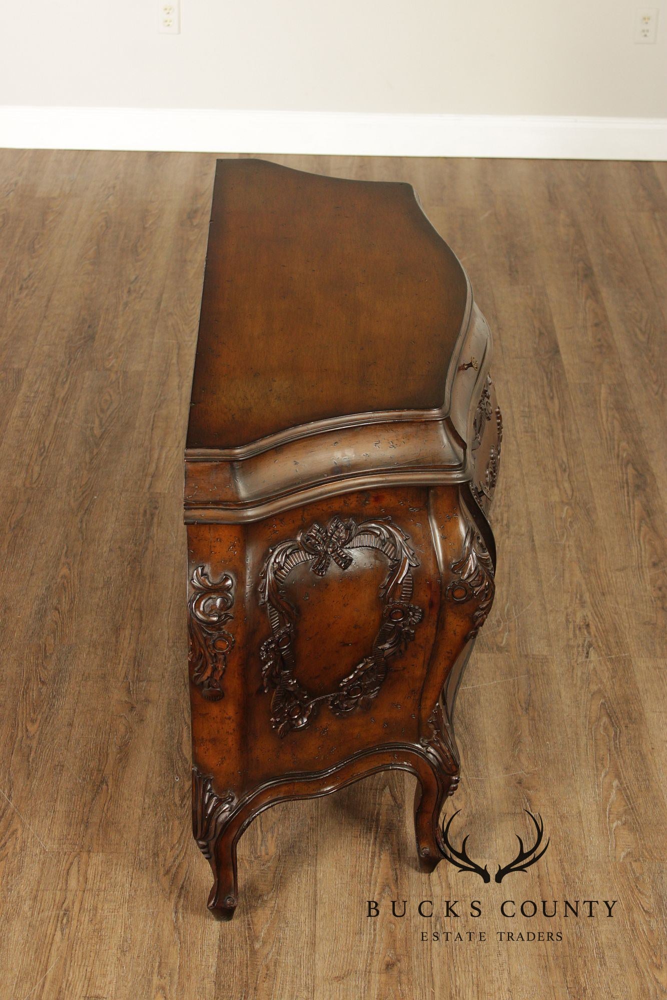 Italian Provincial Vintage Pair of Carved Bombe Commodes