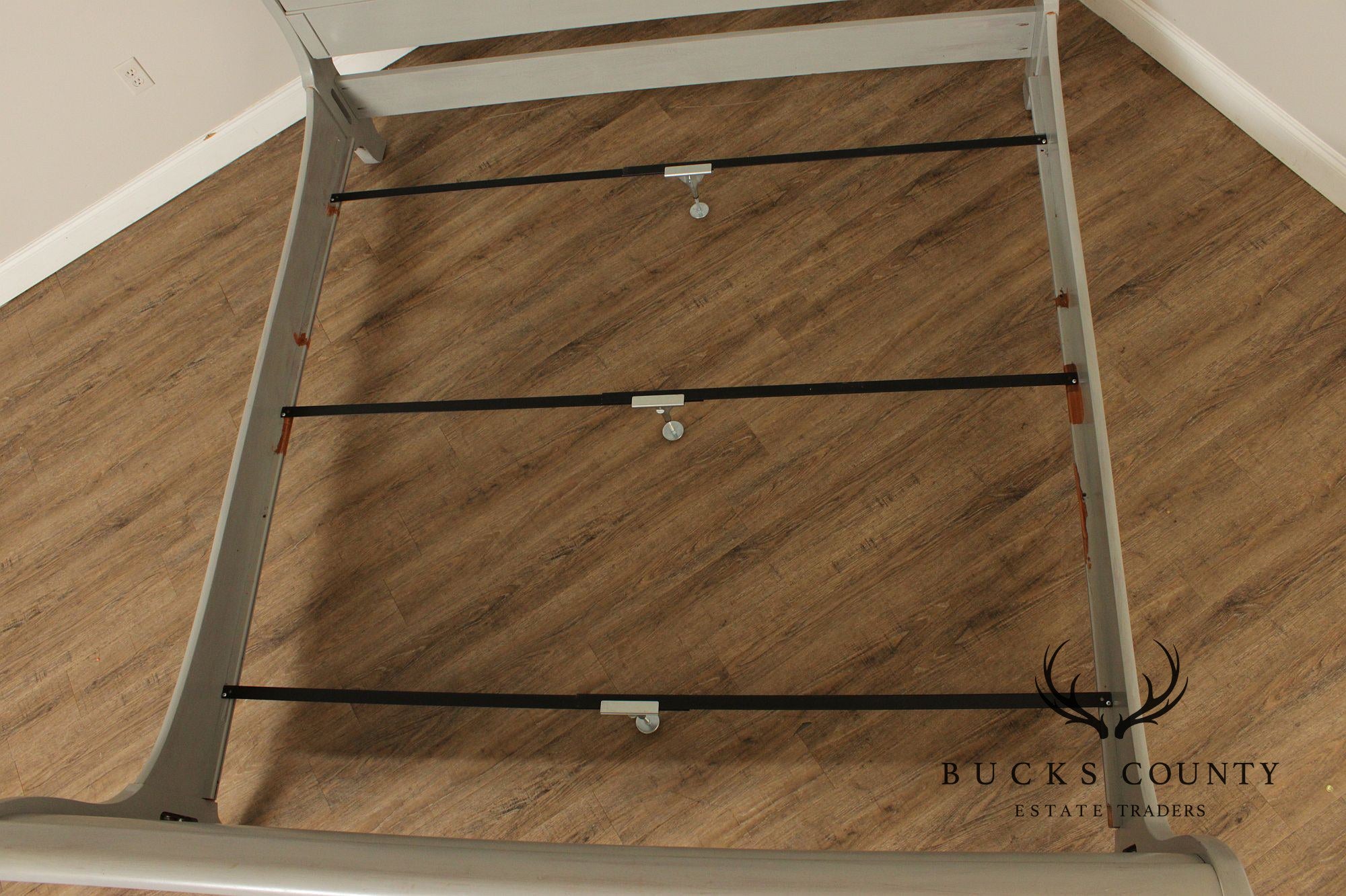 Ethan Allen Vintage Painted Legacy Collection King Sleigh Bed