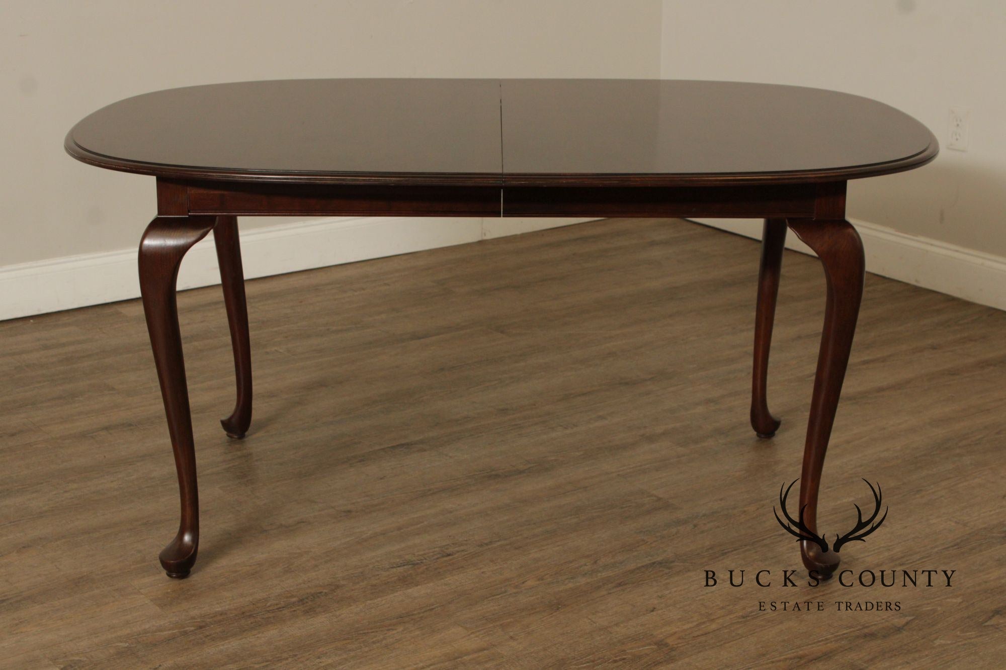Ethan Allen Georgian Court Cherry Expandable Dining Table