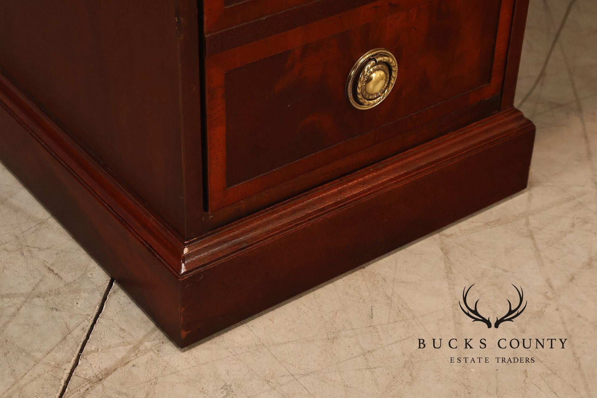 Hekman Federal Style Inlaid Mahogany Executive Desk