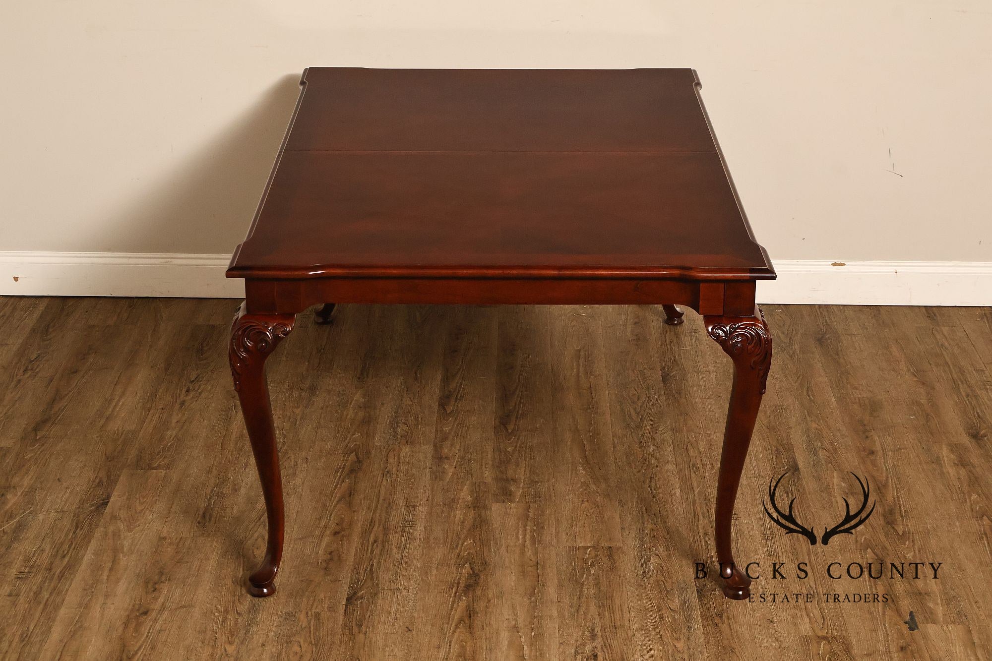 Thomasville Queen Anne Style Cherry Diamond Marquetry Extension Dining Table