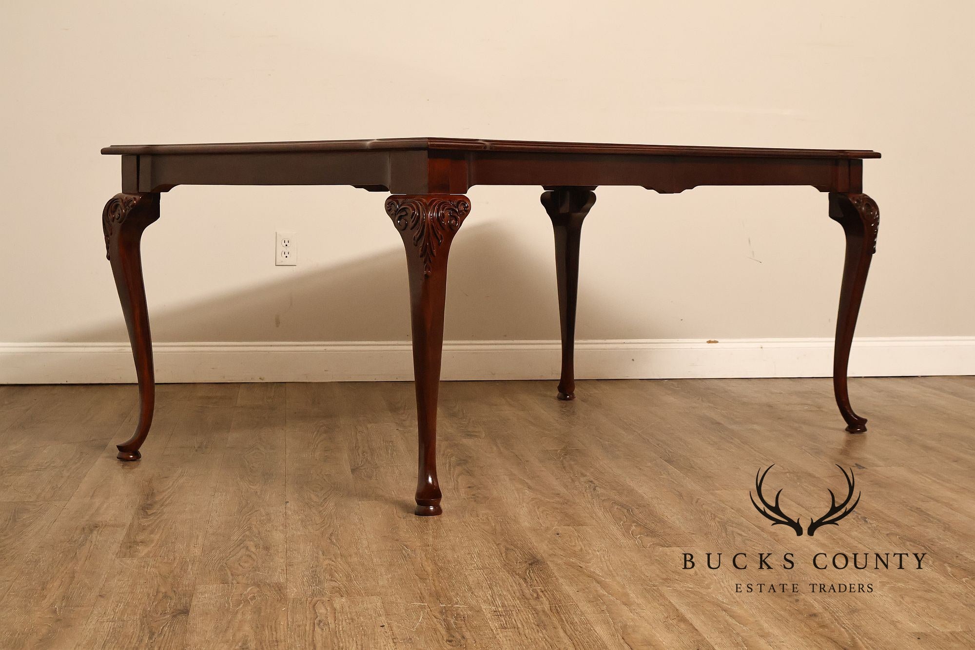 Thomasville Queen Anne Style Cherry Diamond Marquetry Extension Dining Table