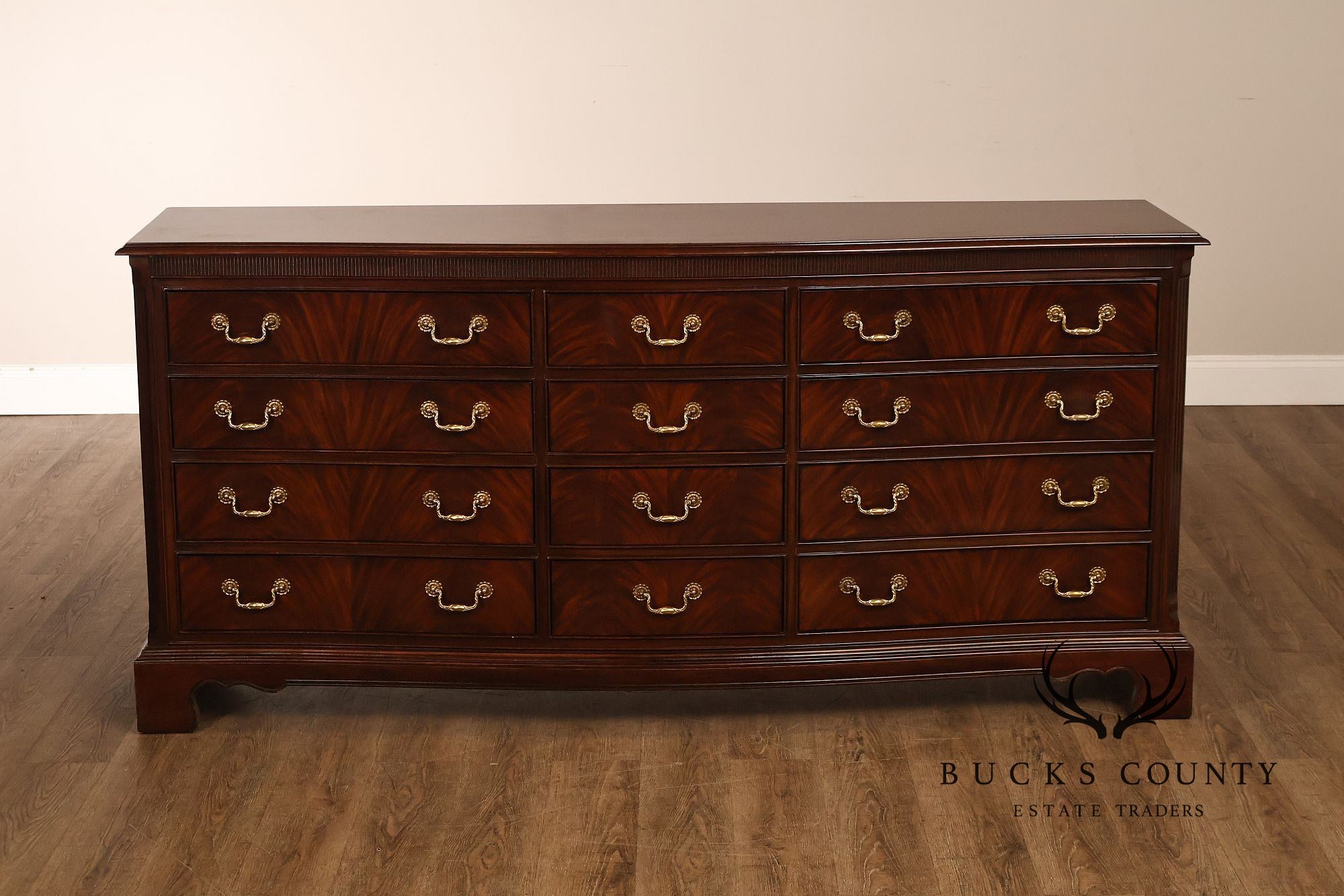 Drexel Heritage Georgian Style Mahogany Twelve-Drawer Dresser