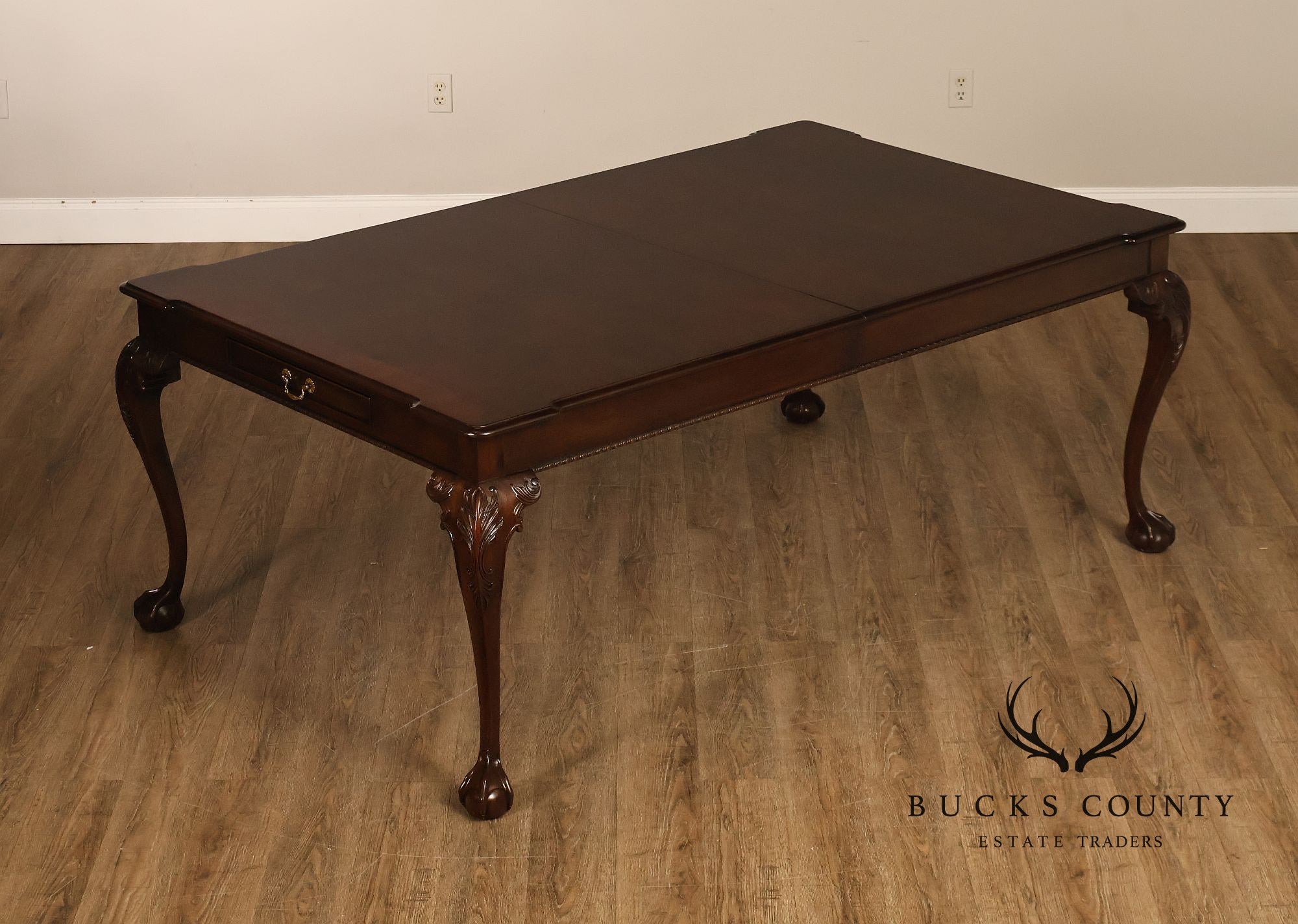 Henredon Rittenhouse Square Collection Chippendale Style Mahogany Expandable Dining Table