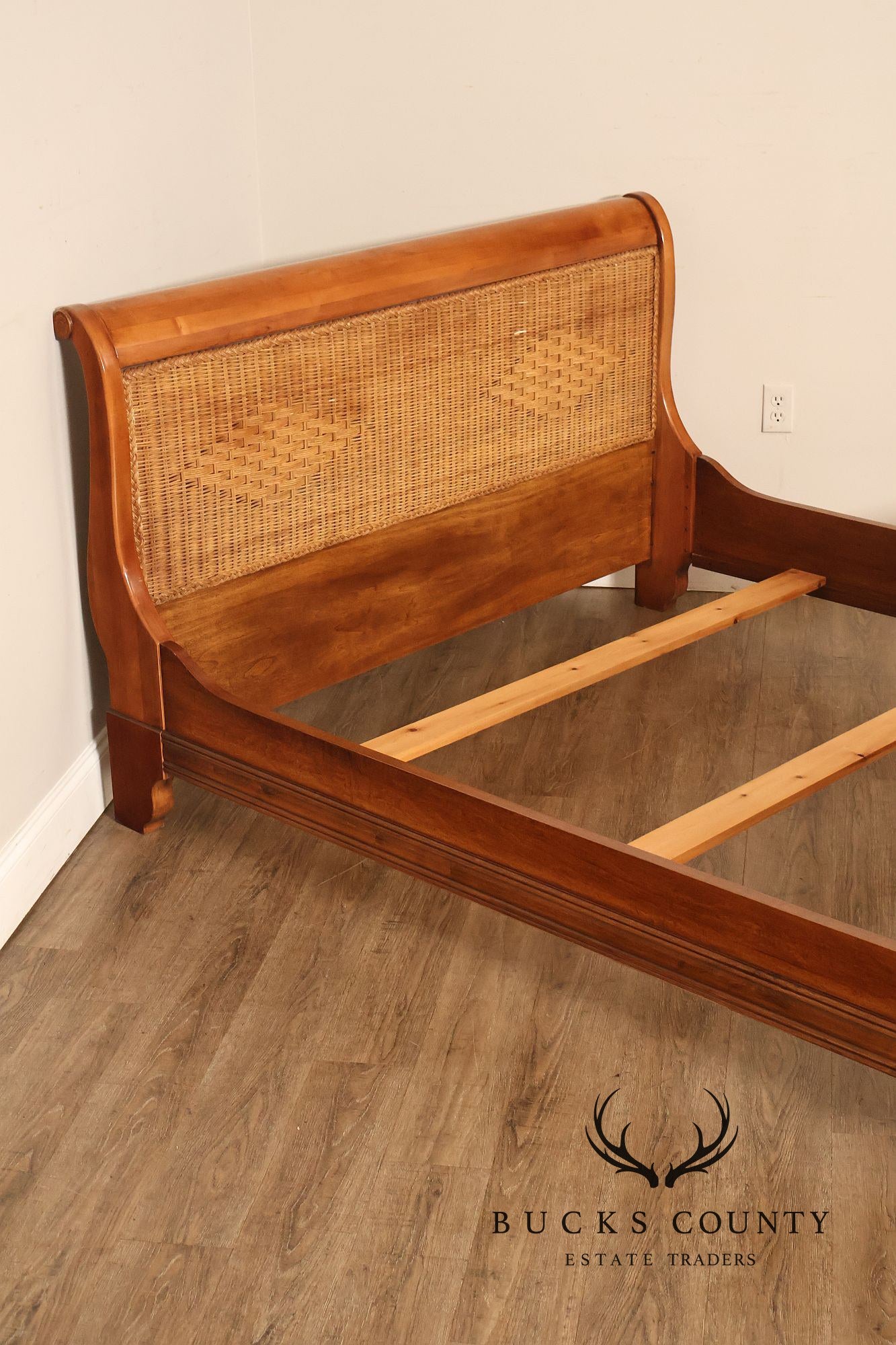Lexington Cherry And Wicker Queen Sleigh Bed
