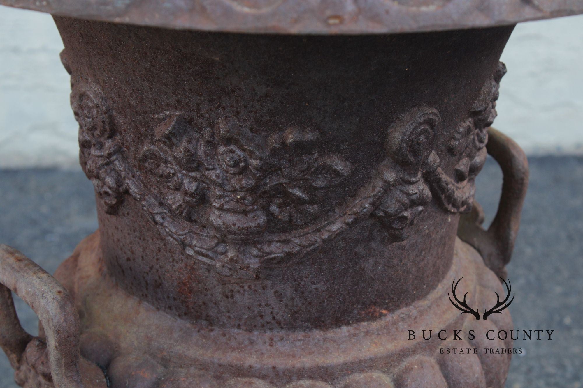 VINTAGE PAIR OF CAST IRON GARDEN URNS
