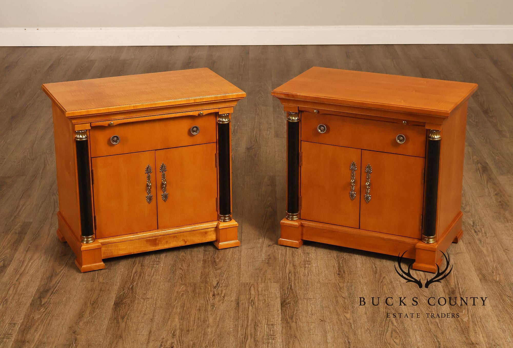 Thomasville Pair Of Grand Classics Biedermeier Style Maple Nightstands