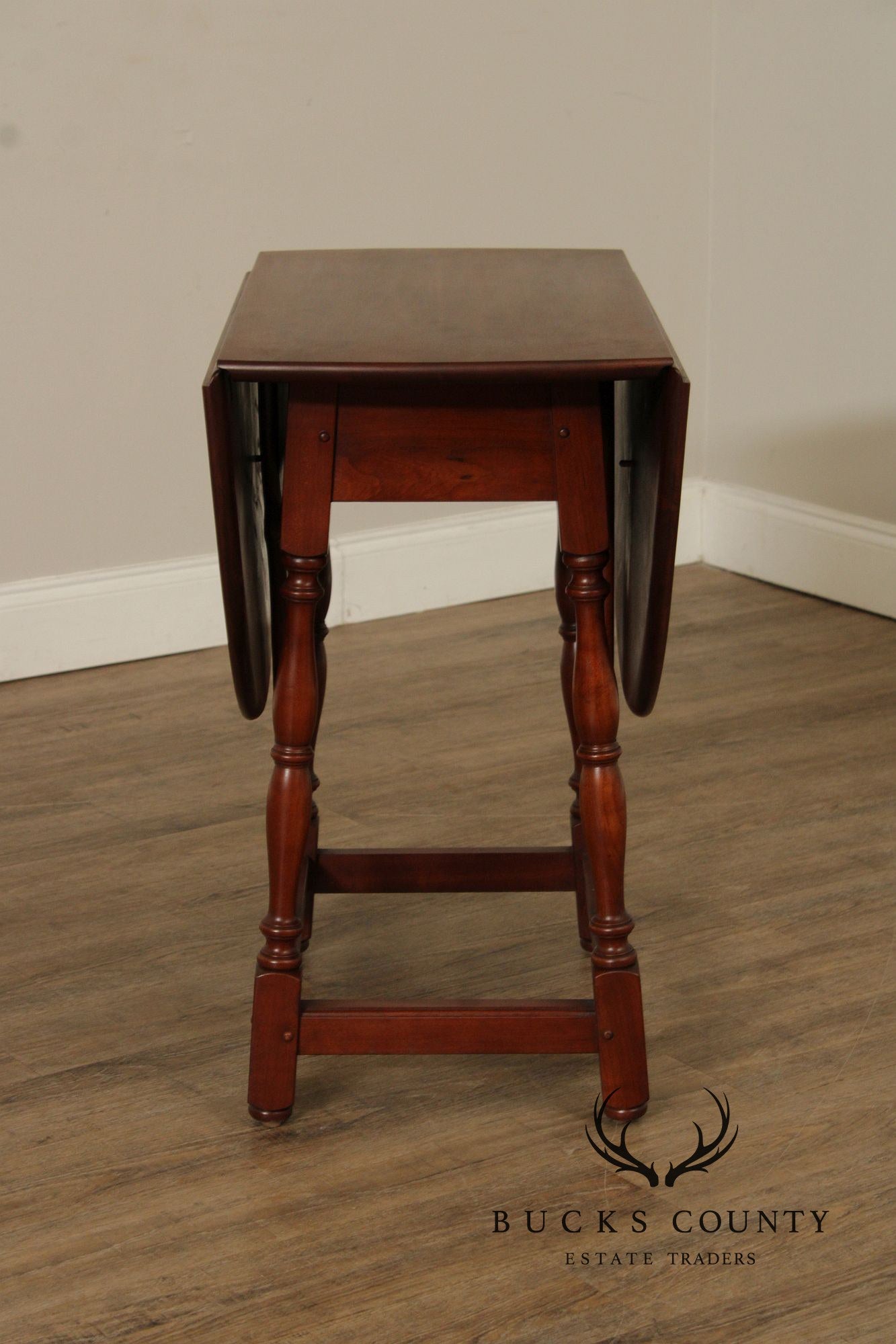 Stickley Cherry Valley Oval Top Drop Leaf Occasional Table