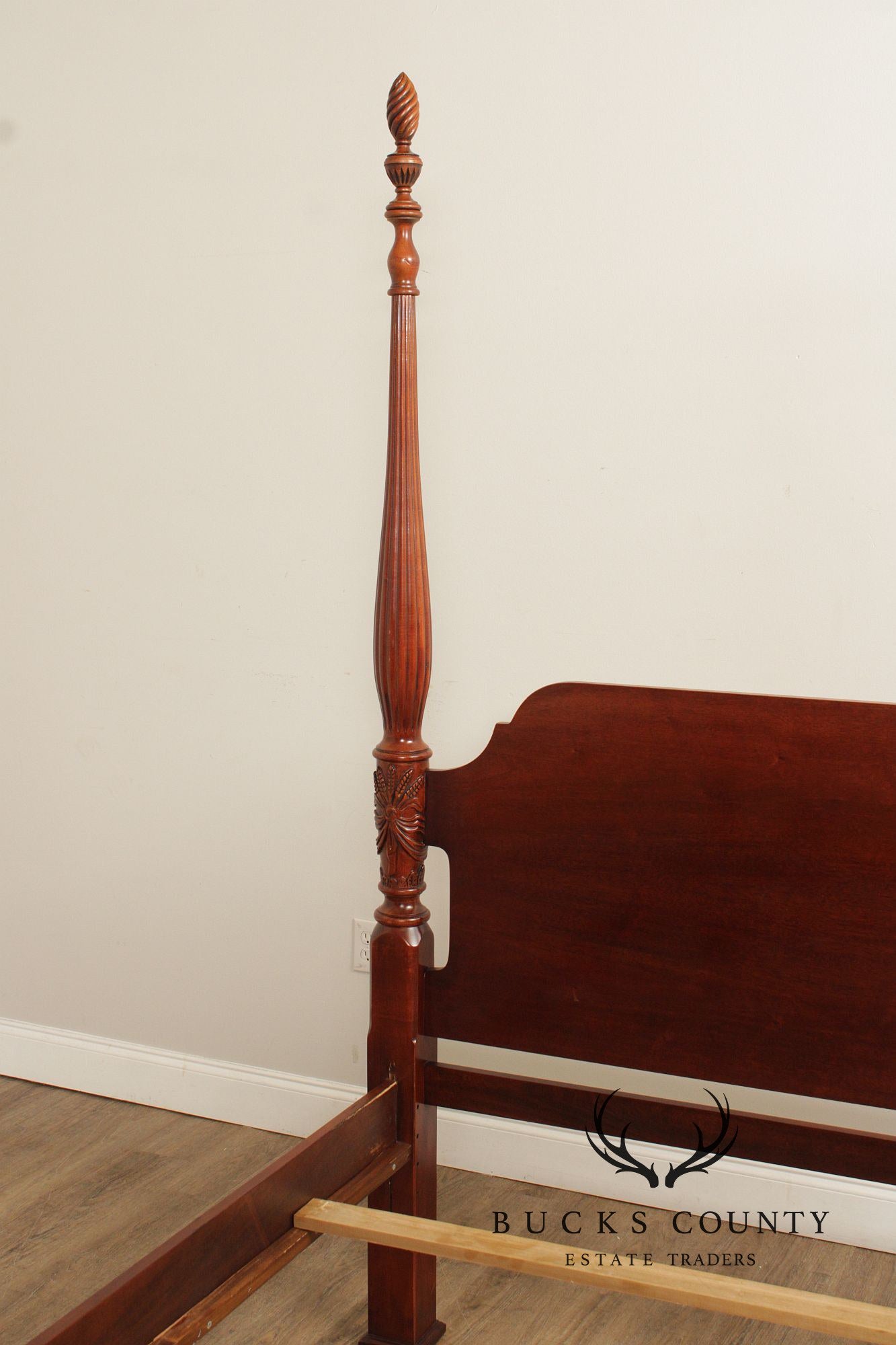 Lexington Queen Size Carved Mahogany Poster Bed