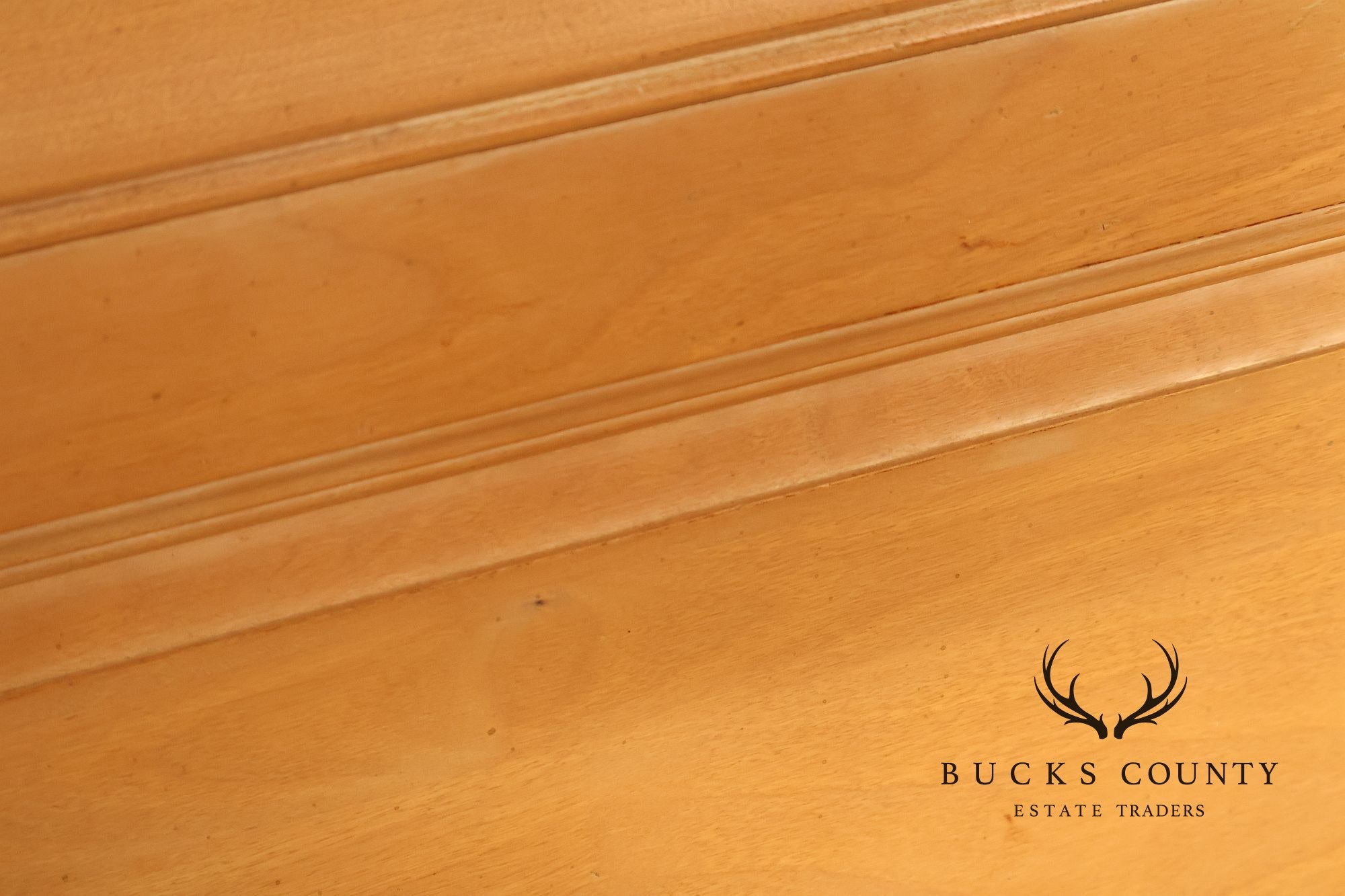 Ethan Allen 'Country French' Queen Sleigh Bed