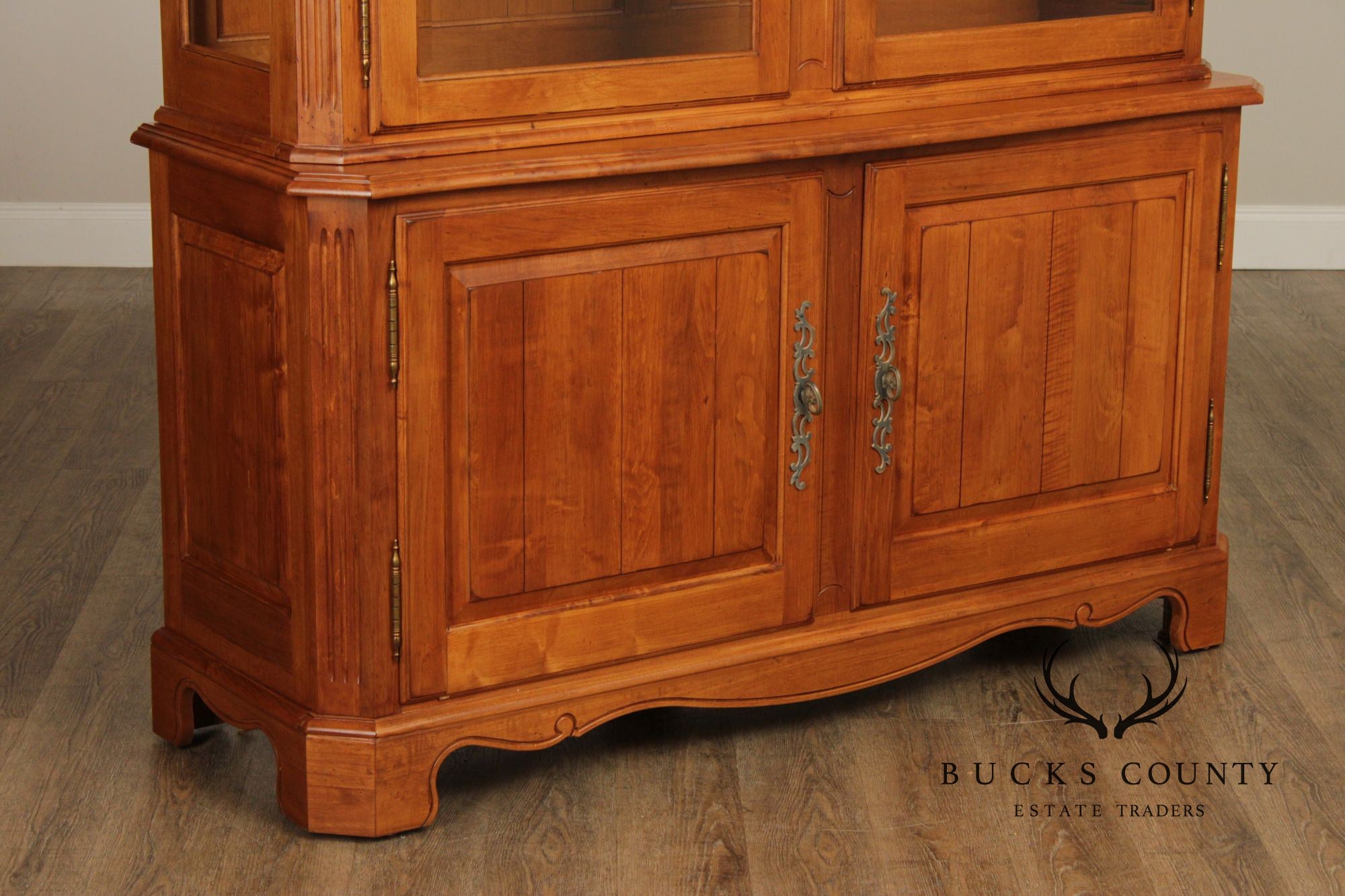 Ethan Allen 'Legacy' French Country Style China Cabinet
