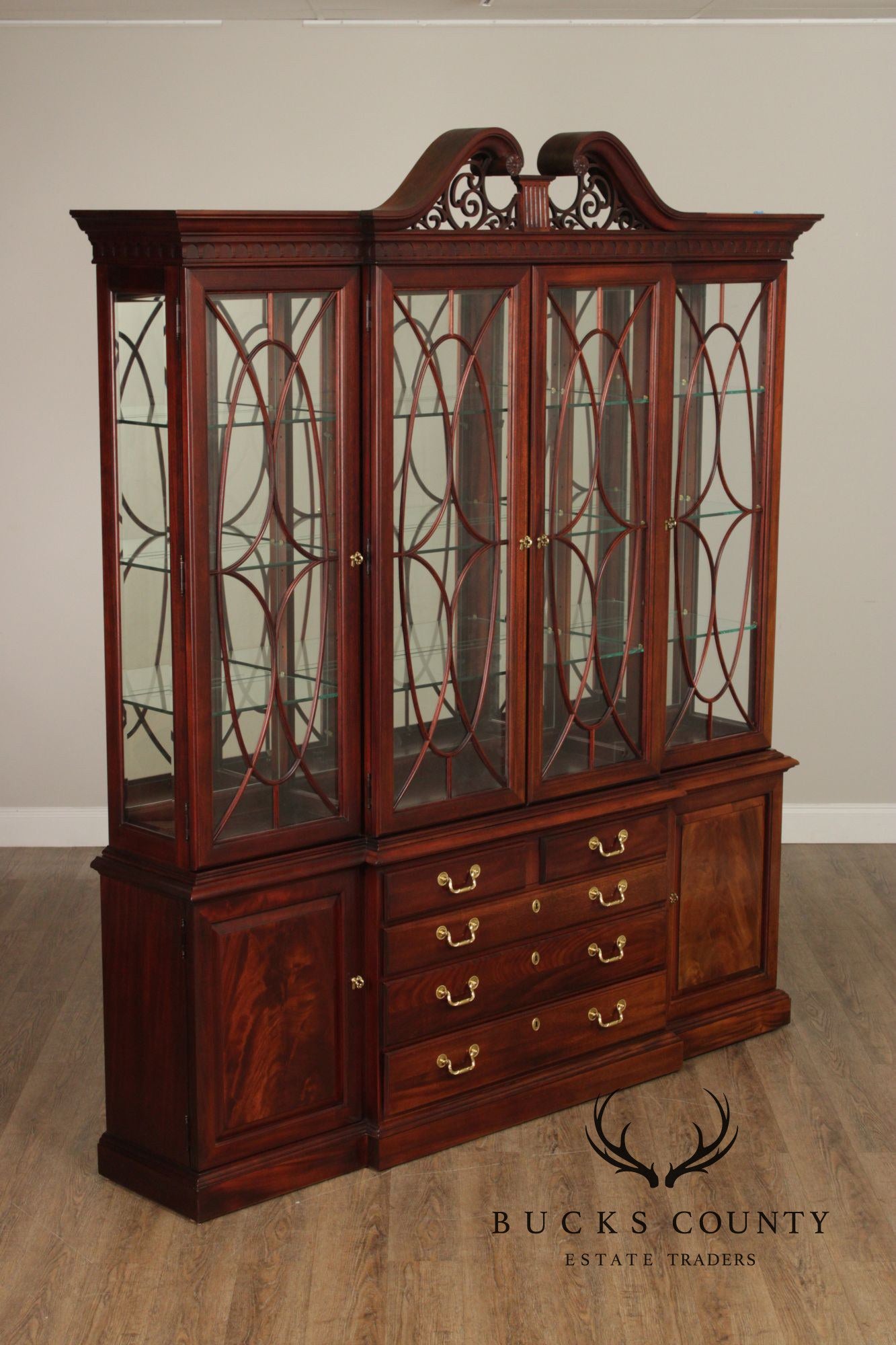 Thomasville Georgian Style Large Mahogany China Display Breakfront