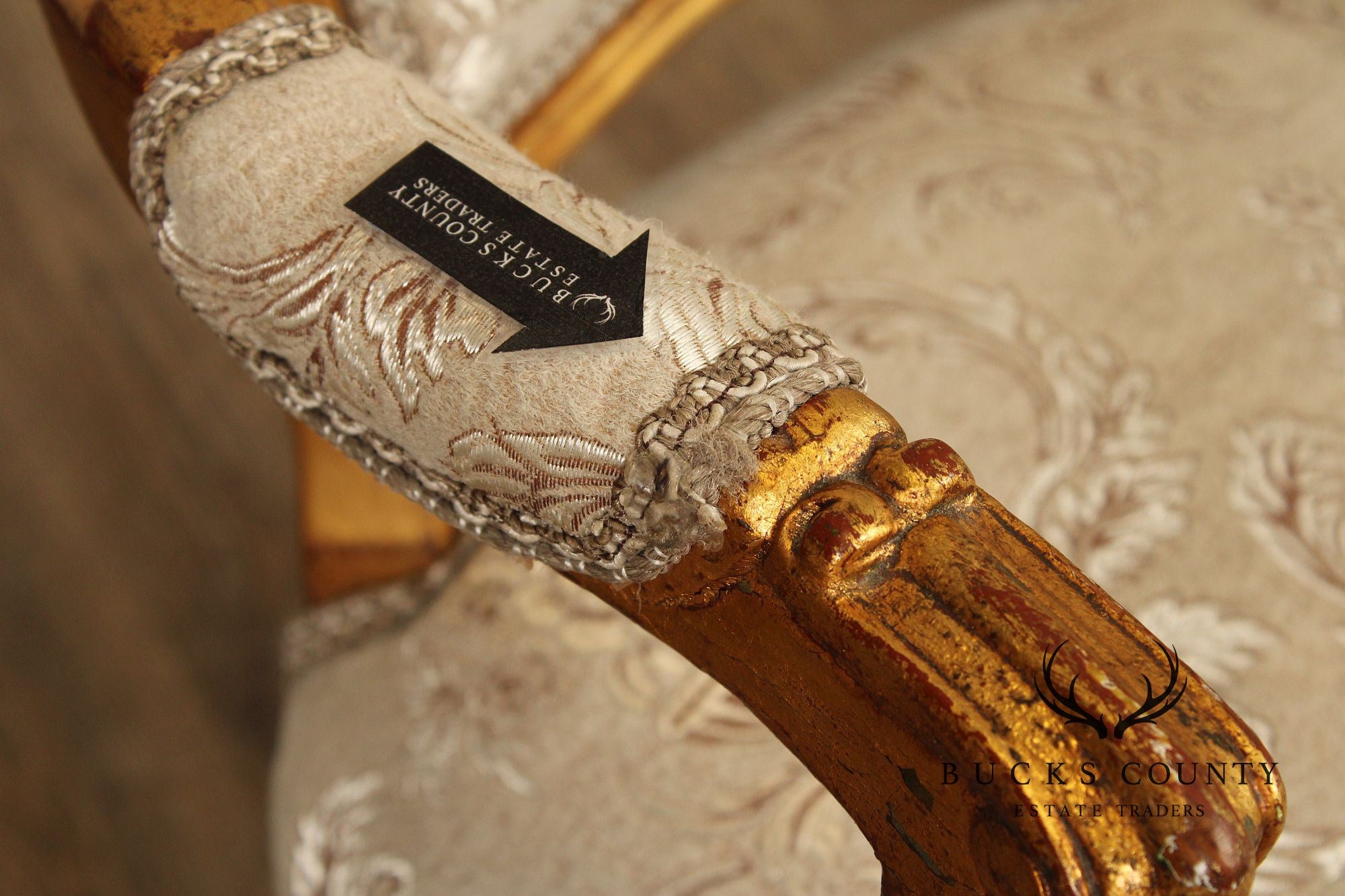 French Louis XV Style Pair of Giltwood Fauteuil Armchairs