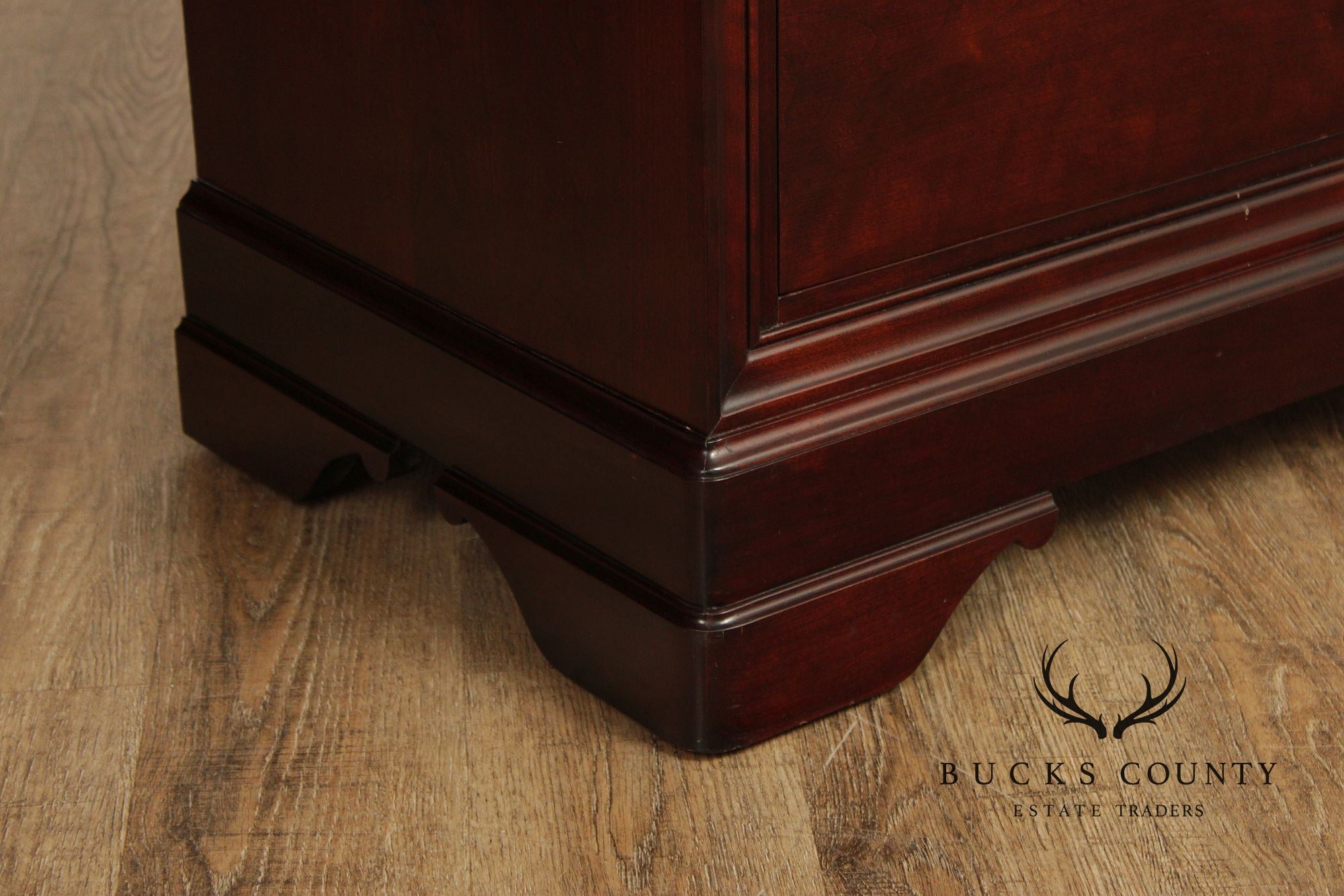 Stickley Marseilles Louis Philippe Cherry 8-Drawer Dresser