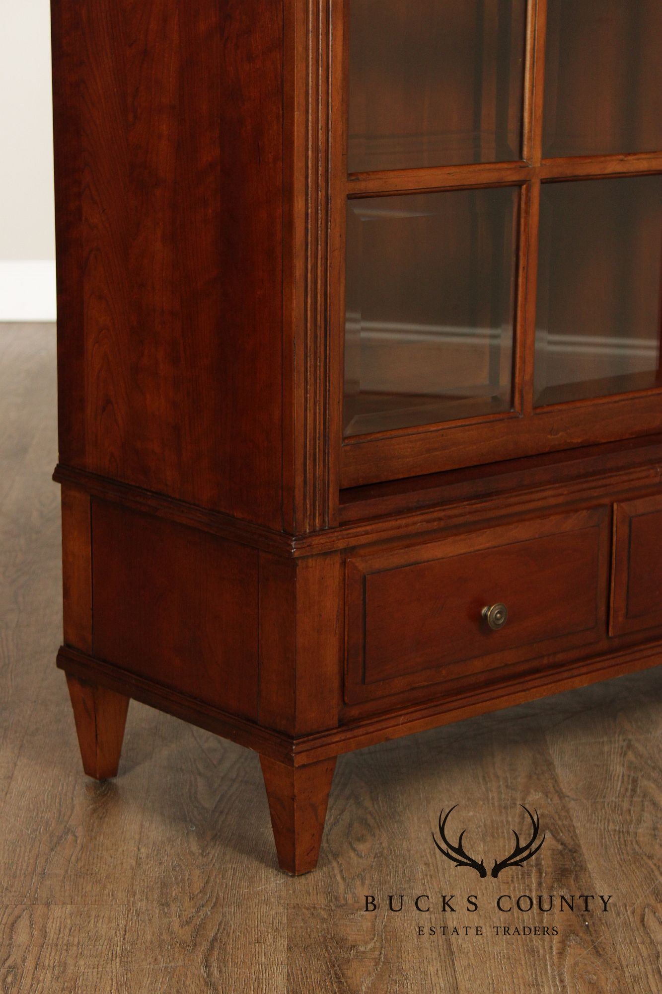 Ethan Allen Traditional Style Lighted Sliding Door Bookcase Display Cabinet