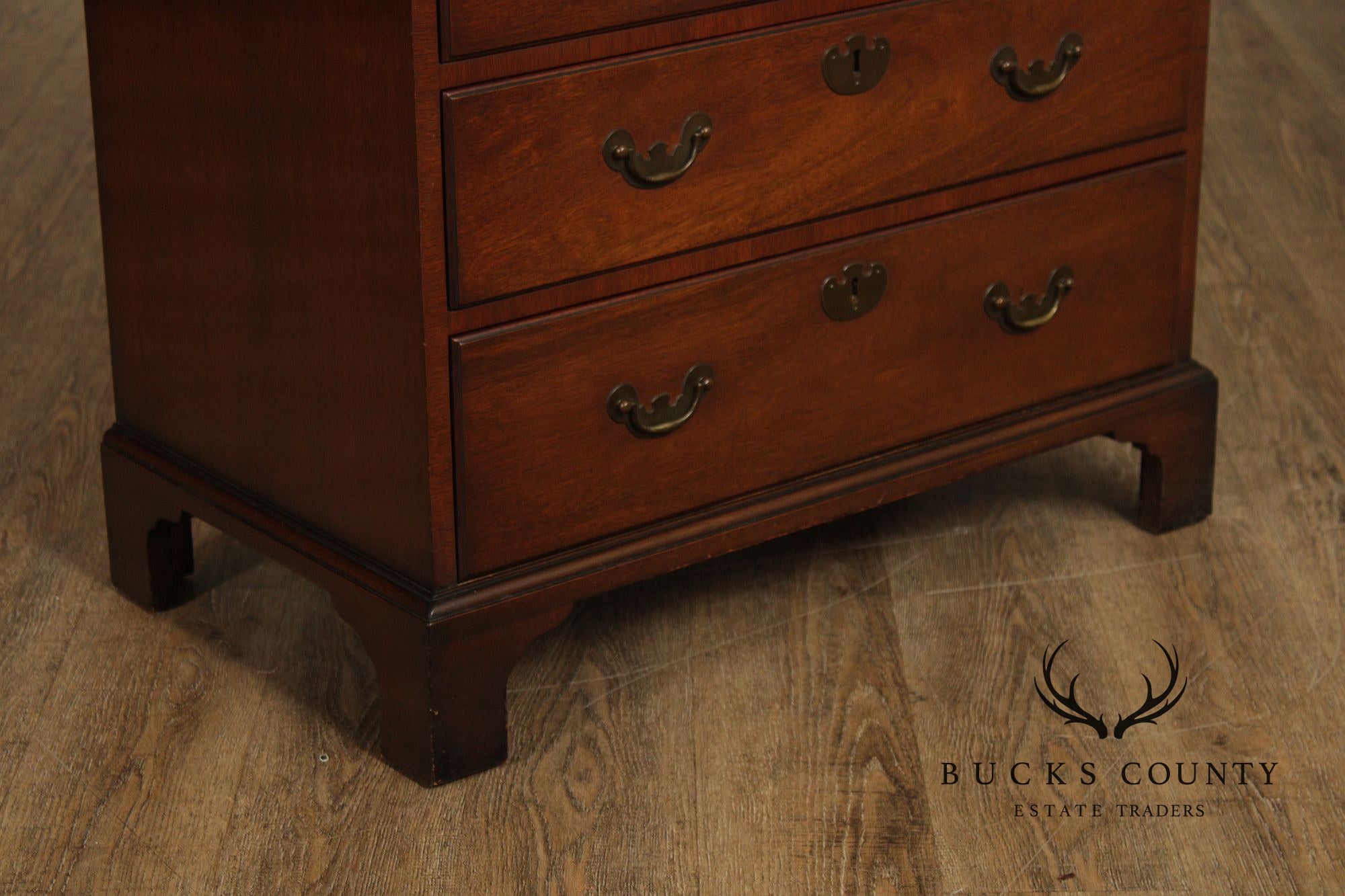 Kittinger Colonial Williamsburg Mahogany Bachelor’s Chest