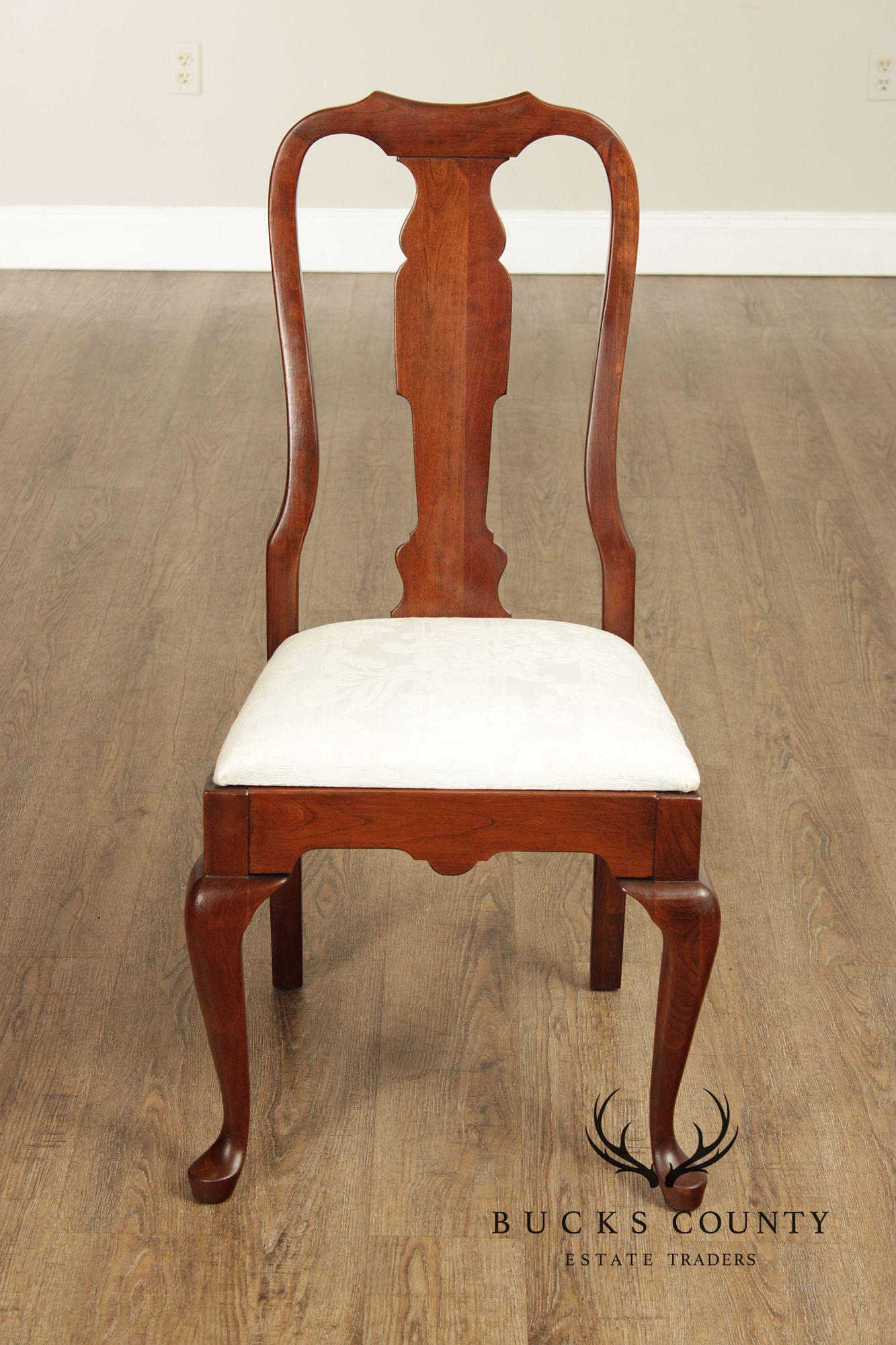 Pennsylvania House Queen Anne Style Set of Eight Cherry Dining Chairs