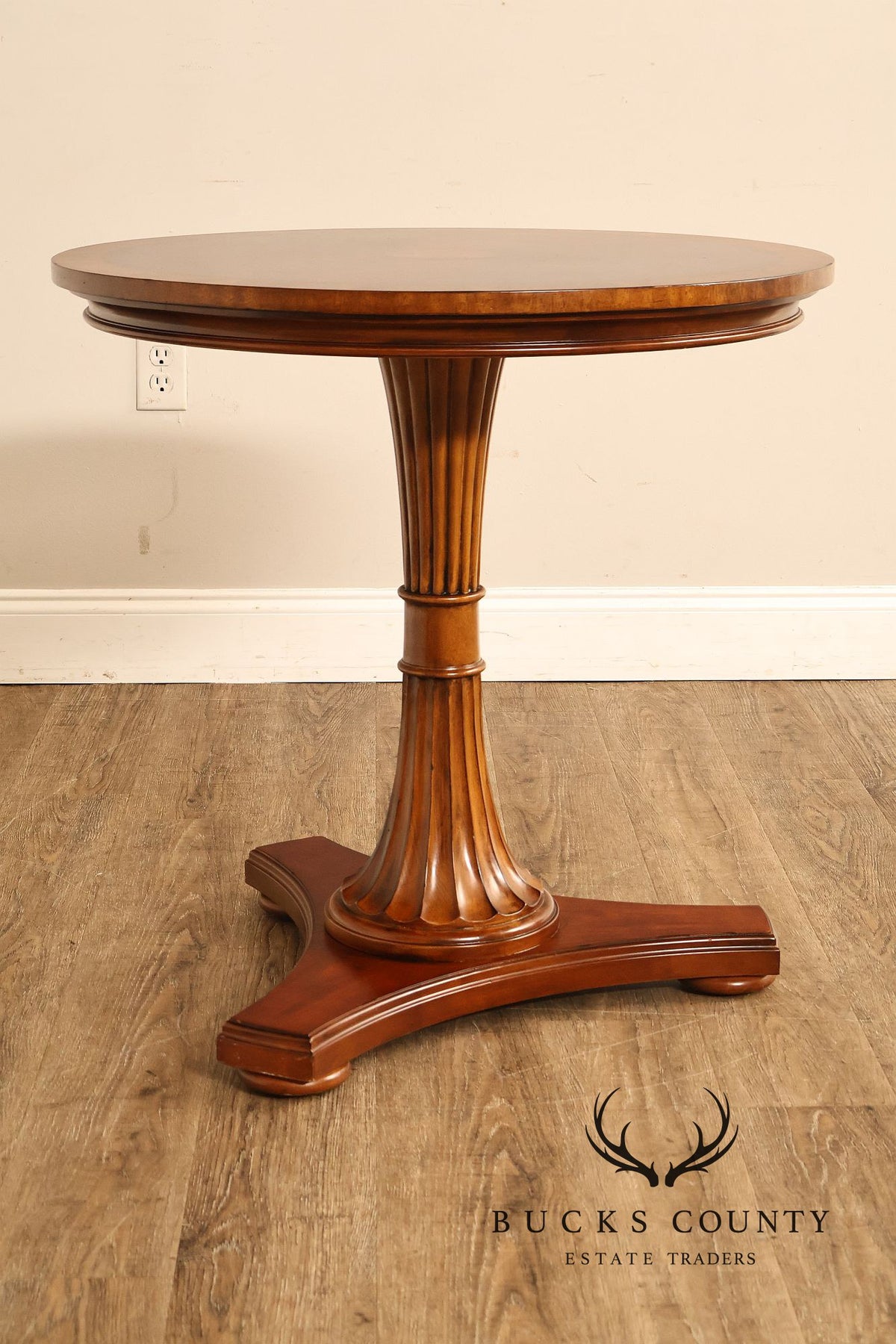 Ethan Allen Townhouse Collection Inlaid Pedestal Side Table